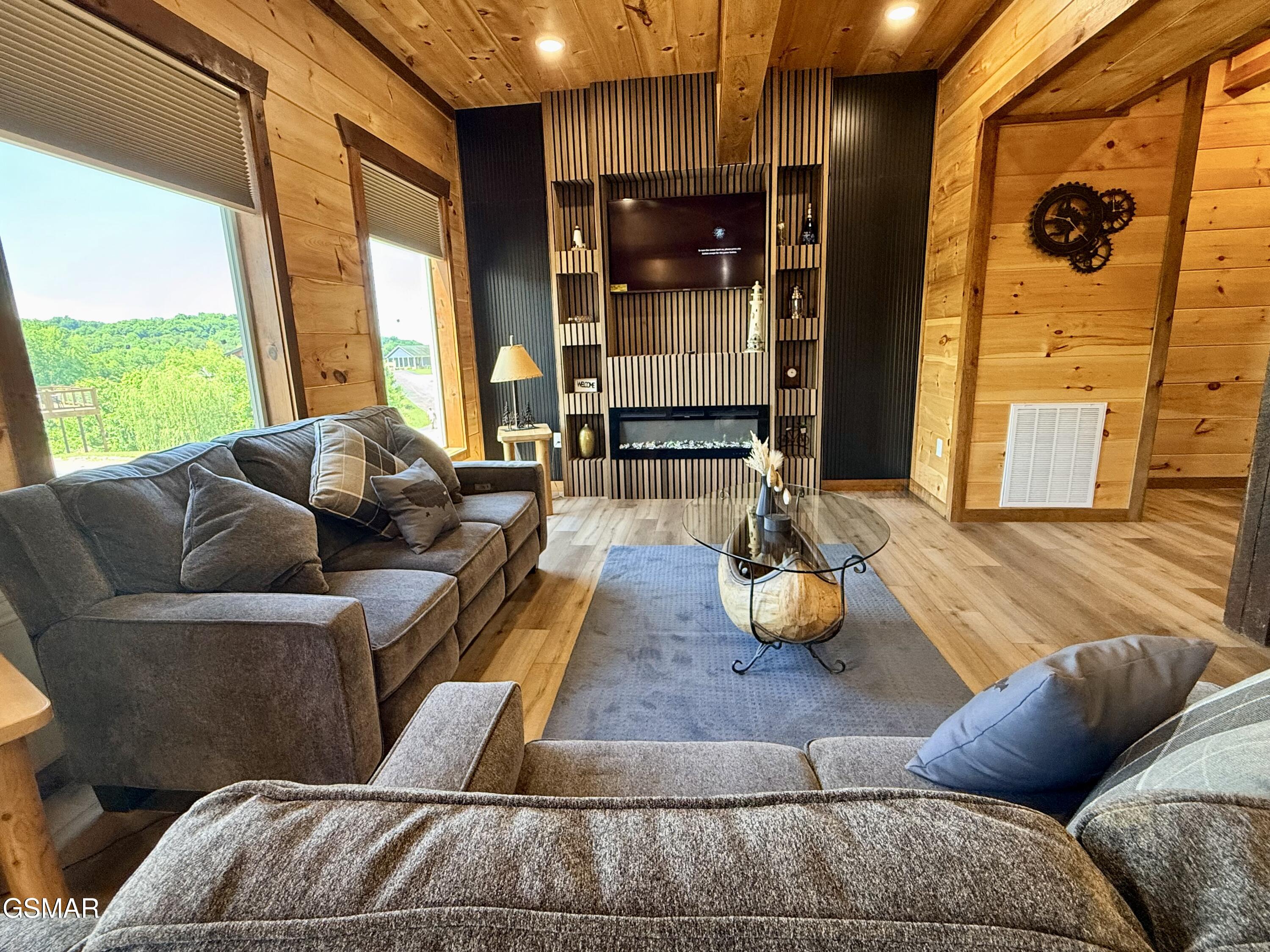 1124 Sanctuary Shores Way Sevierville TN 37876