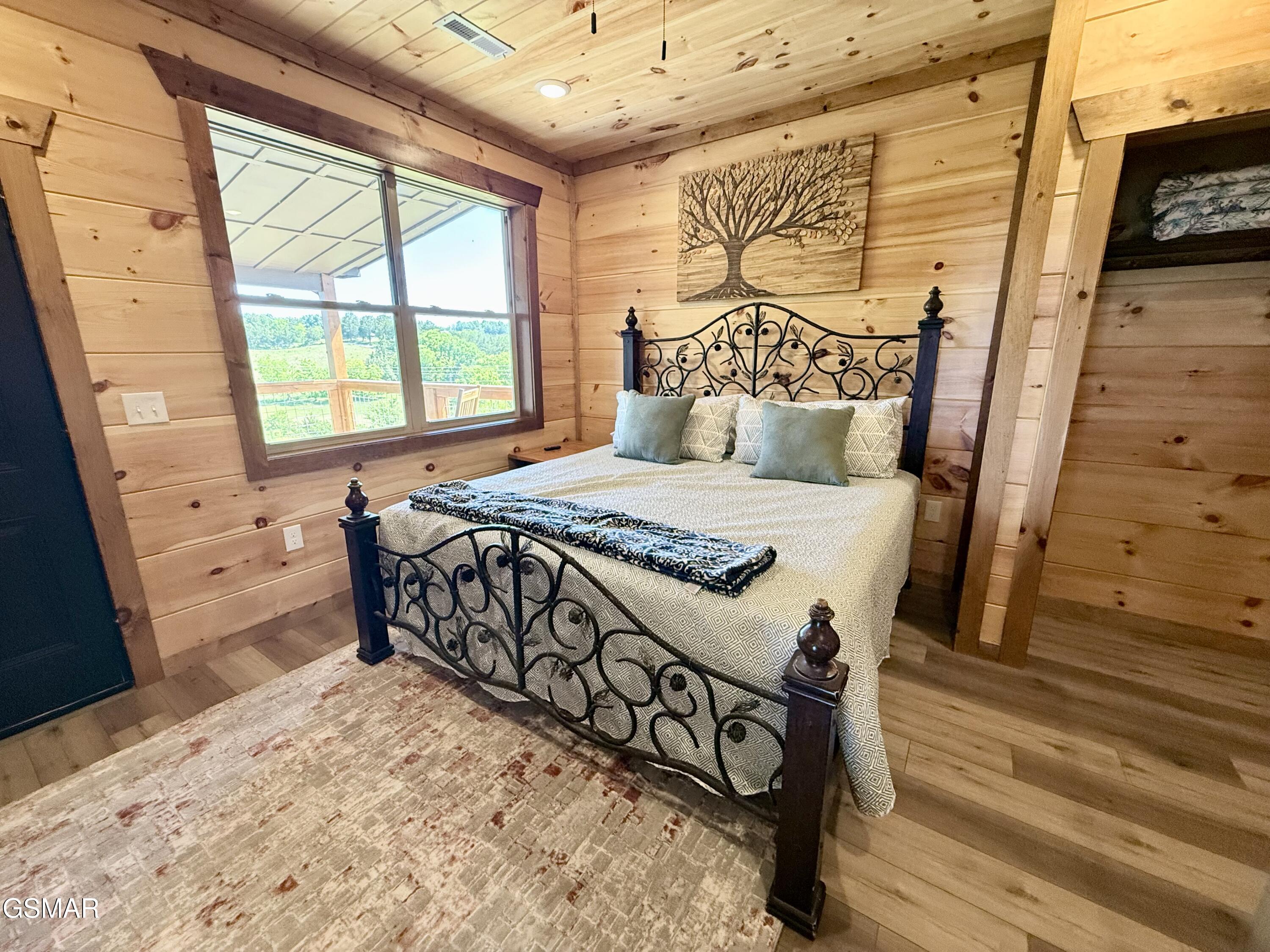 1124 Sanctuary Shores Way Sevierville TN 37876