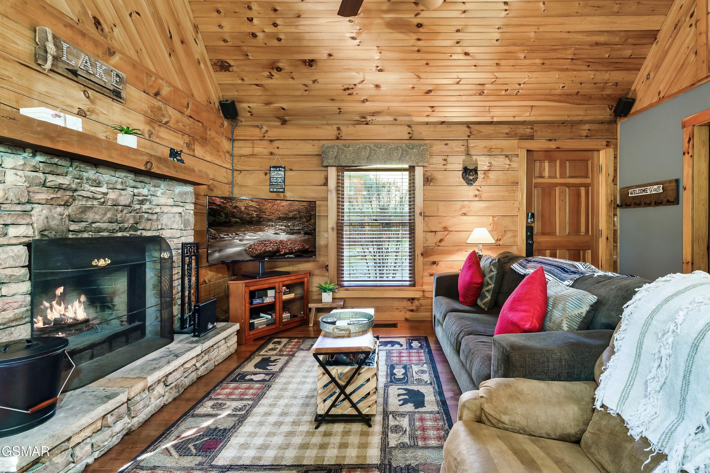 2306 Bonnie Lane Sevierville TN 37876