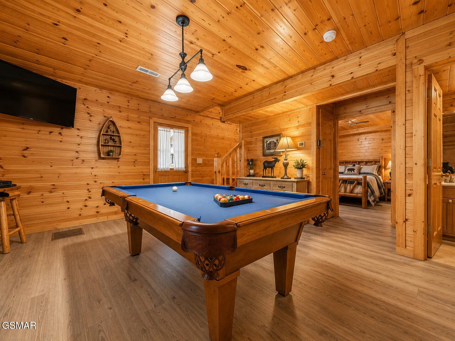 952 Iron Mtn Road Pigeon Forge TN 37863