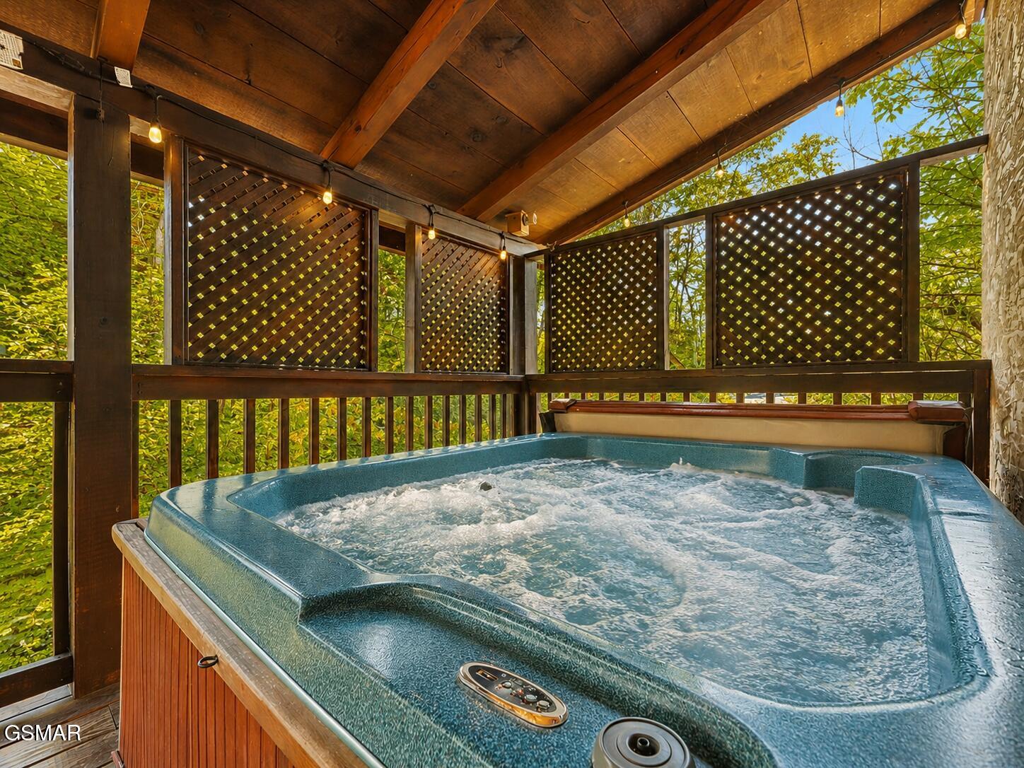 952 Iron Mtn Road Pigeon Forge TN 37863