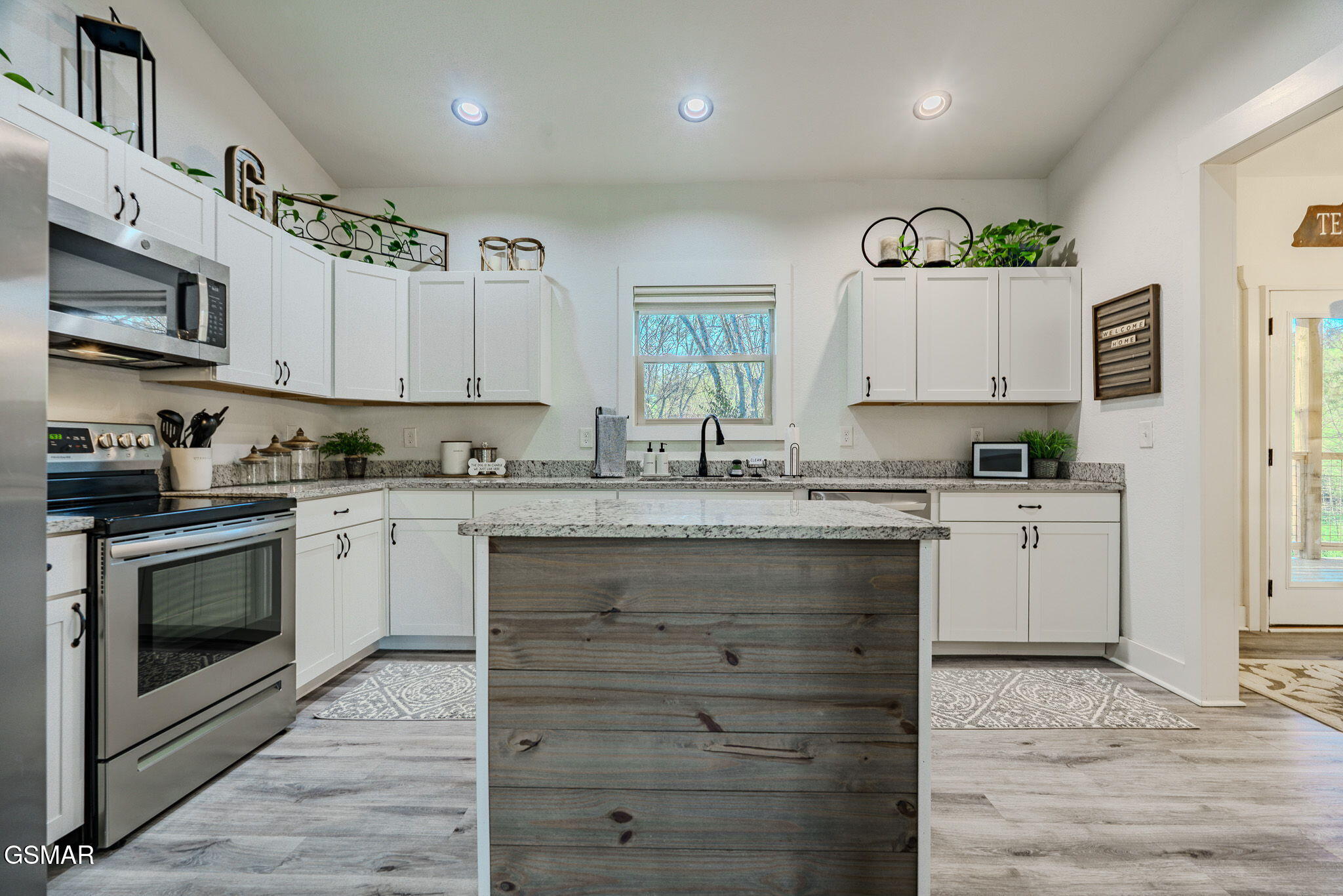 1811 Alley Lane Sevierville TN 37876