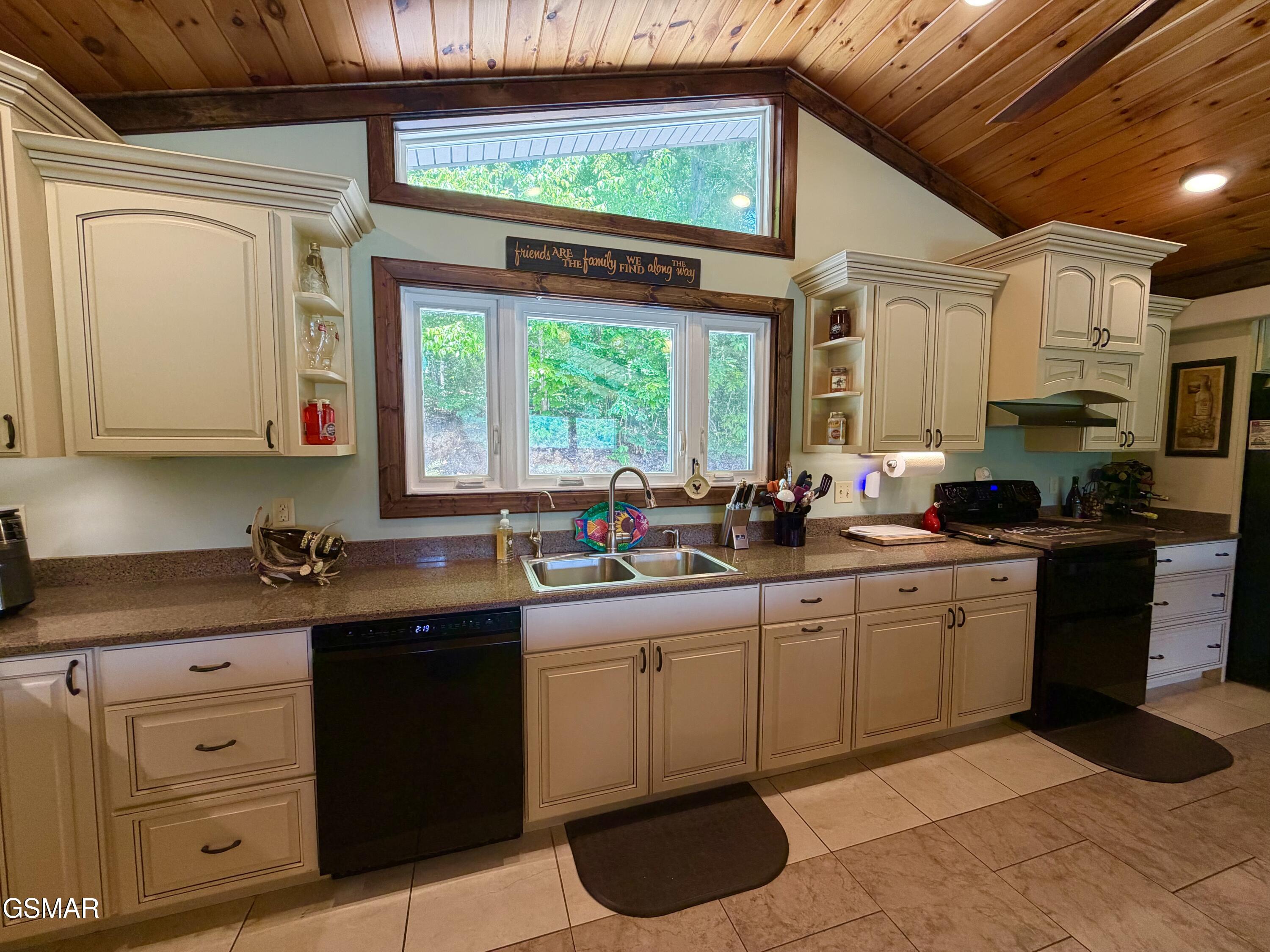 1910 Laramie Trail Dandridge TN 37725