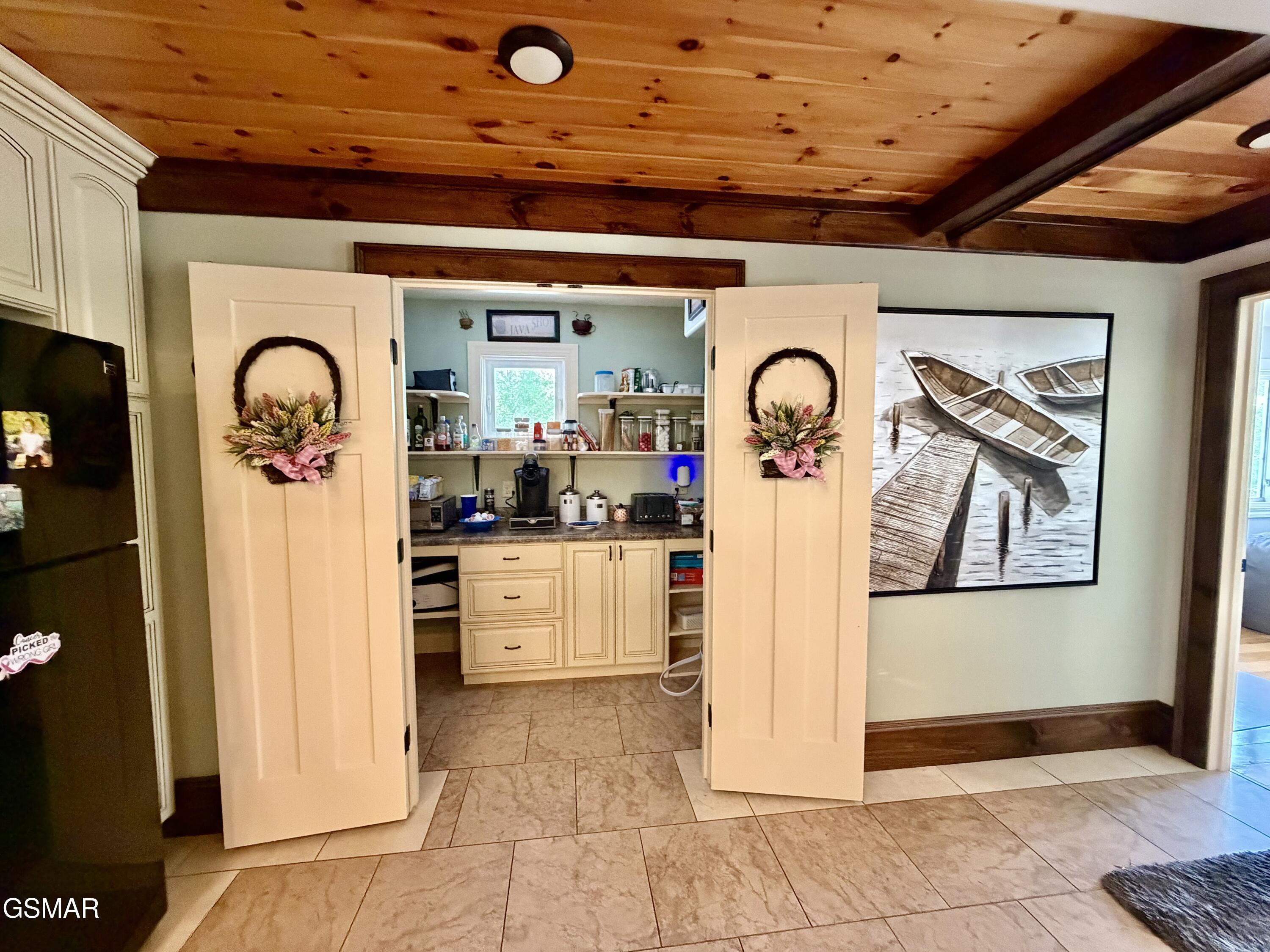 1910 Laramie Trail Dandridge TN 37725