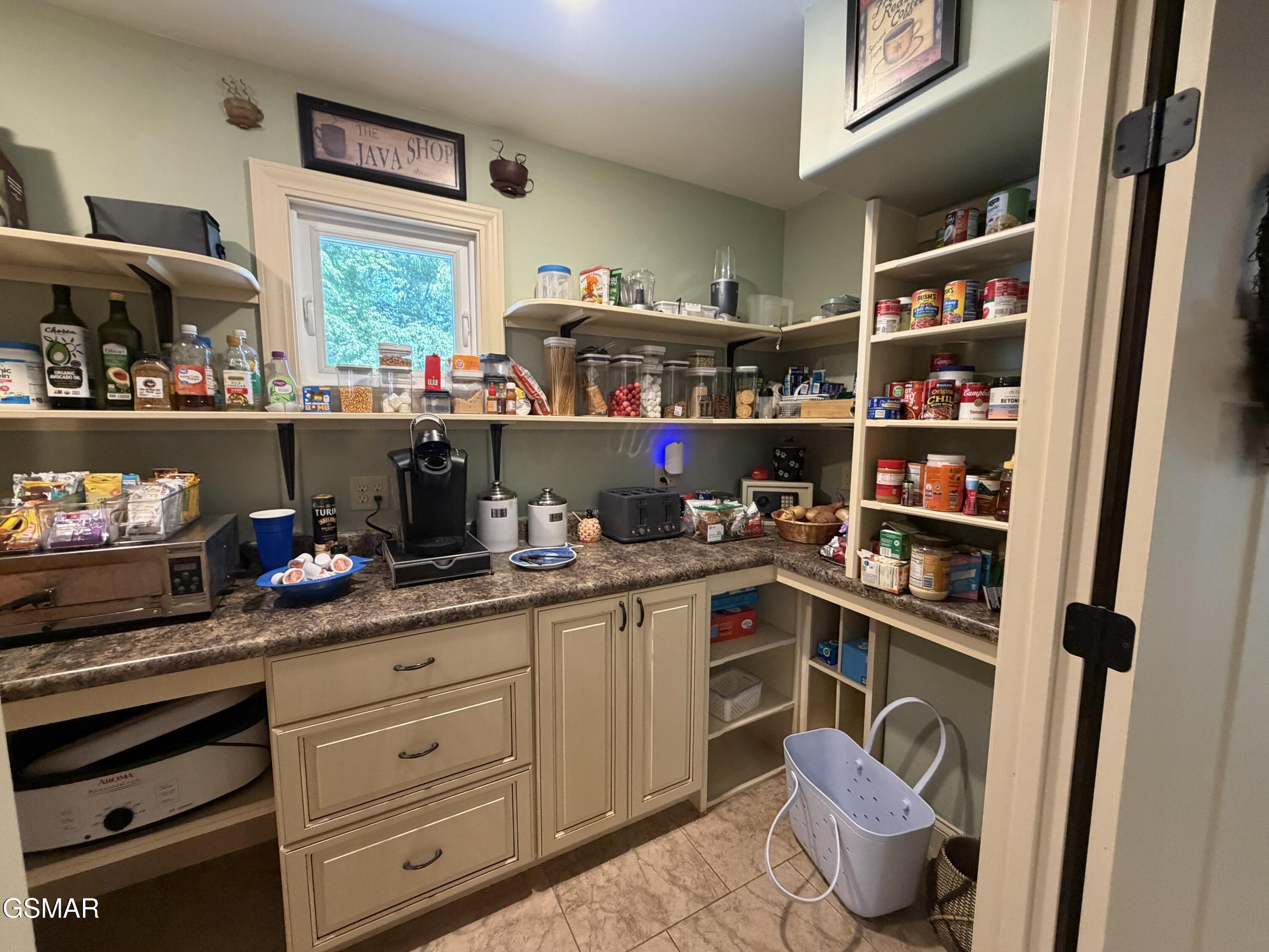 1910 Laramie Trail Dandridge TN 37725