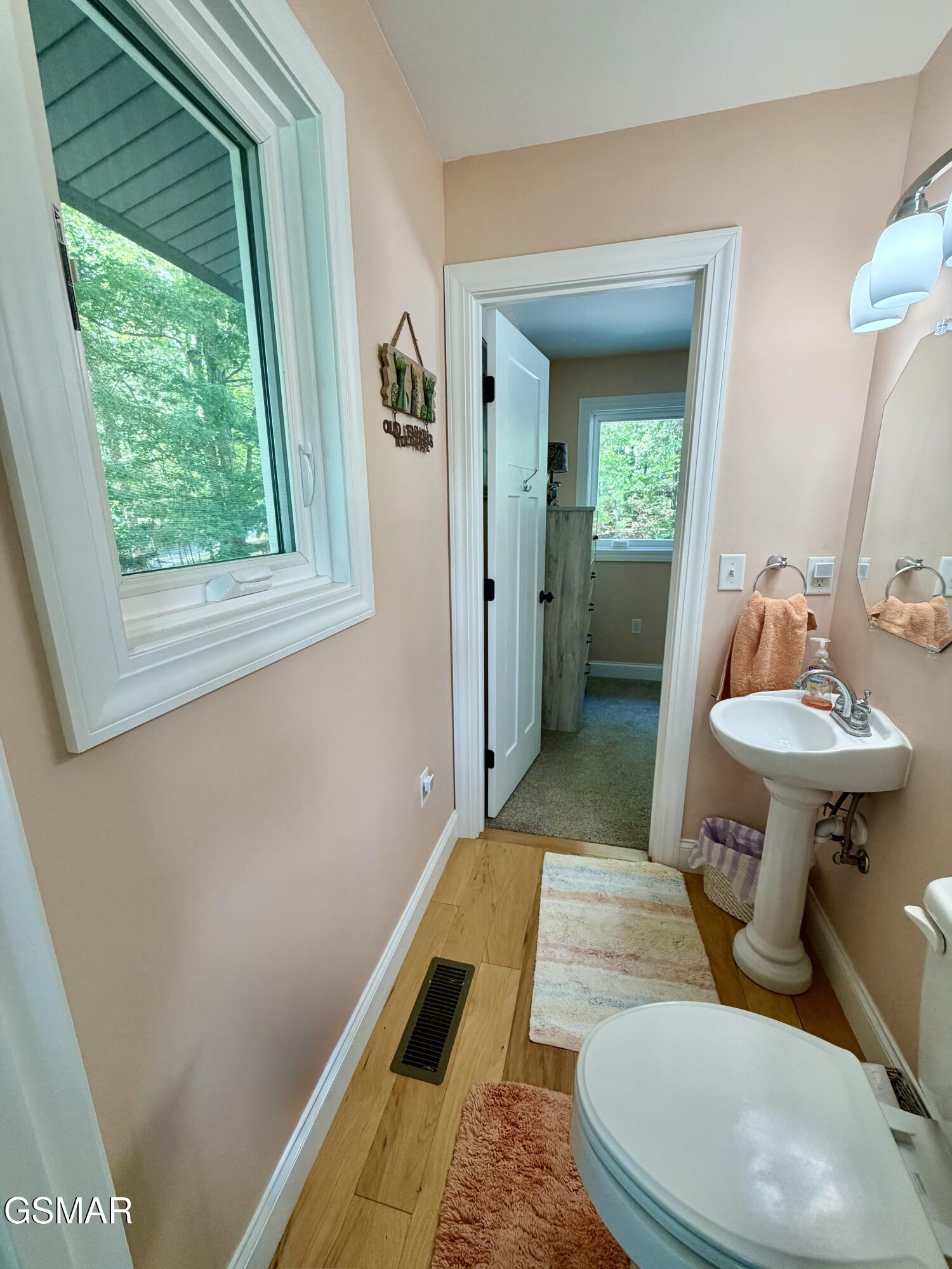 1910 Laramie Trail Dandridge TN 37725