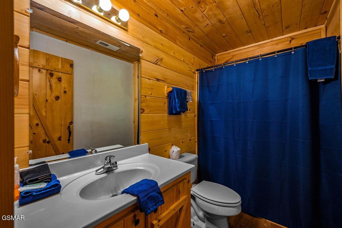 2086 Bluff Mountain Road Sevierville TN 37876