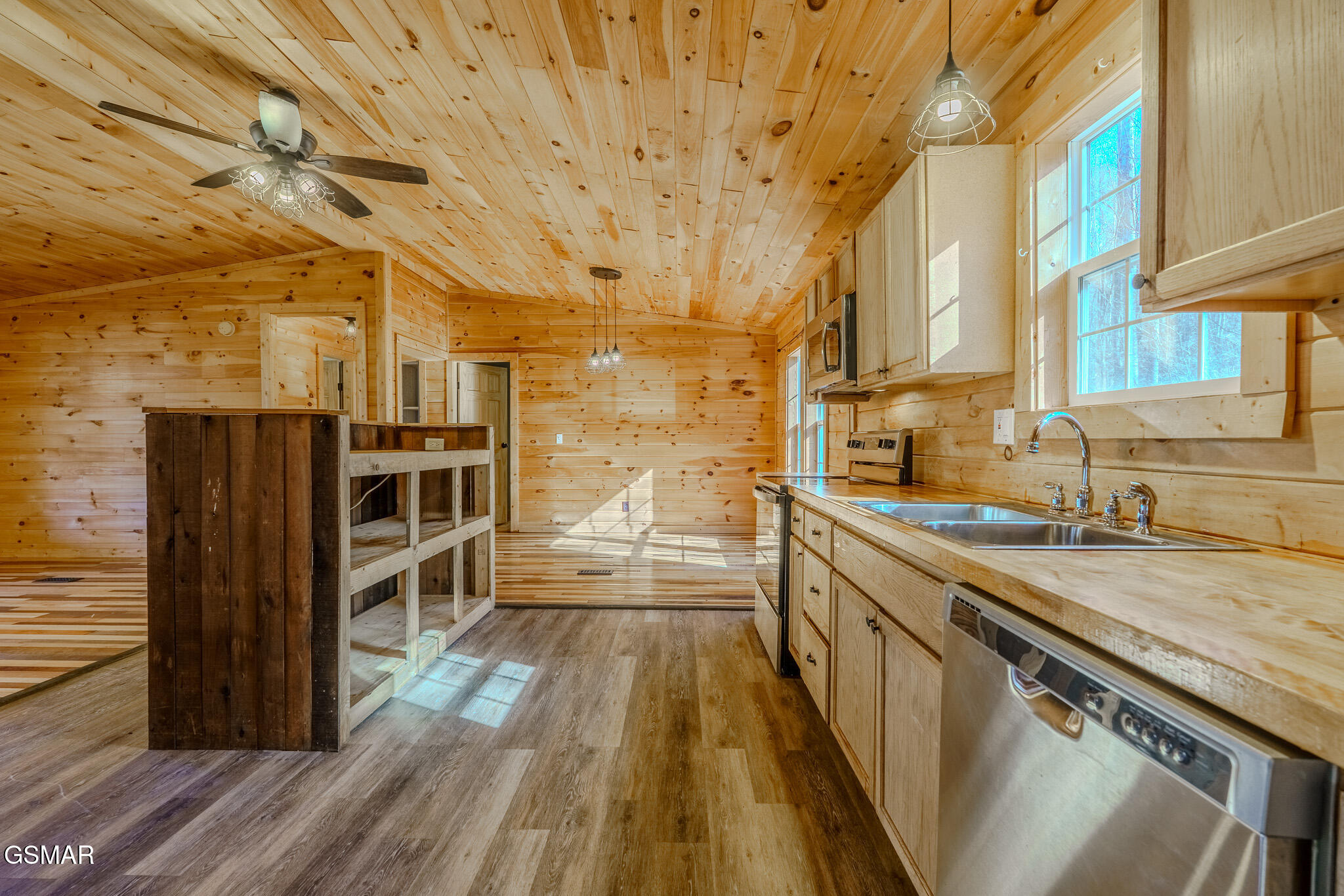 810 Layman Drive Dandridge TN 37725