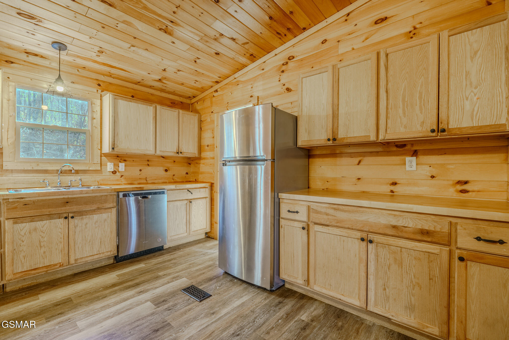 810 Layman Drive Dandridge TN 37725