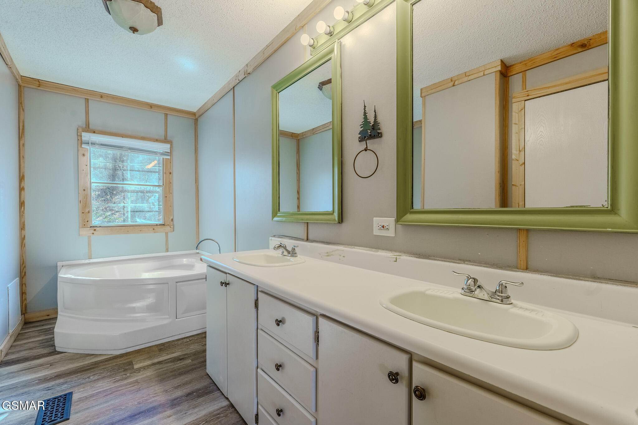 810 Layman Drive Dandridge TN 37725