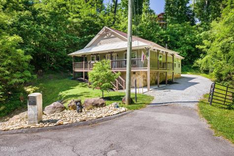805 N Woodland Drive Gatlinburg TN 37738