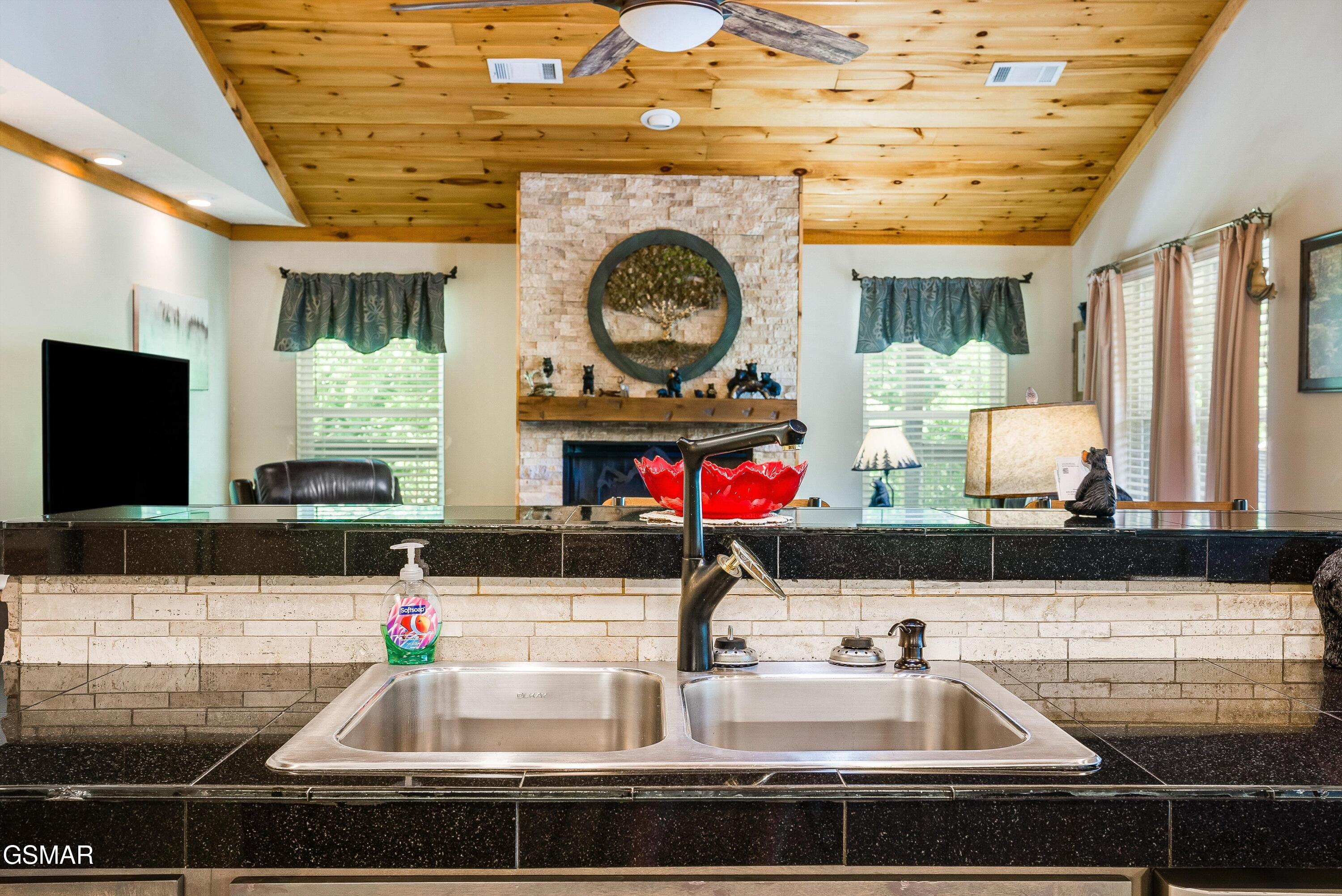 805 N Woodland Drive Gatlinburg TN 37738