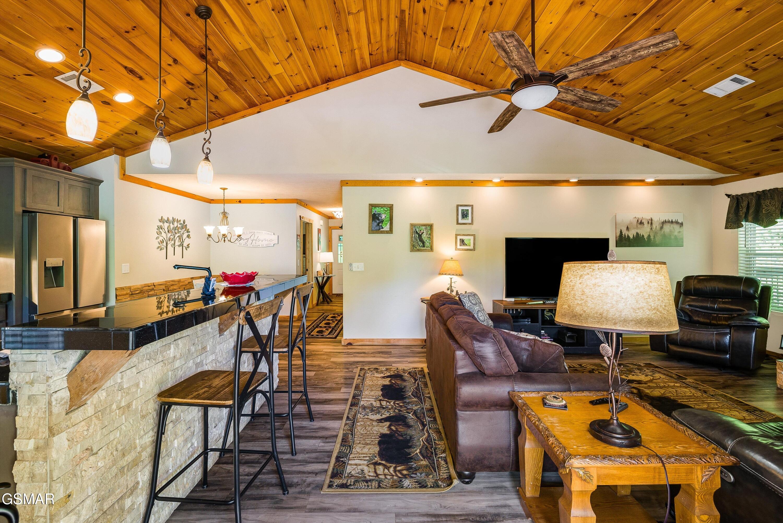 805 N Woodland Drive Gatlinburg TN 37738