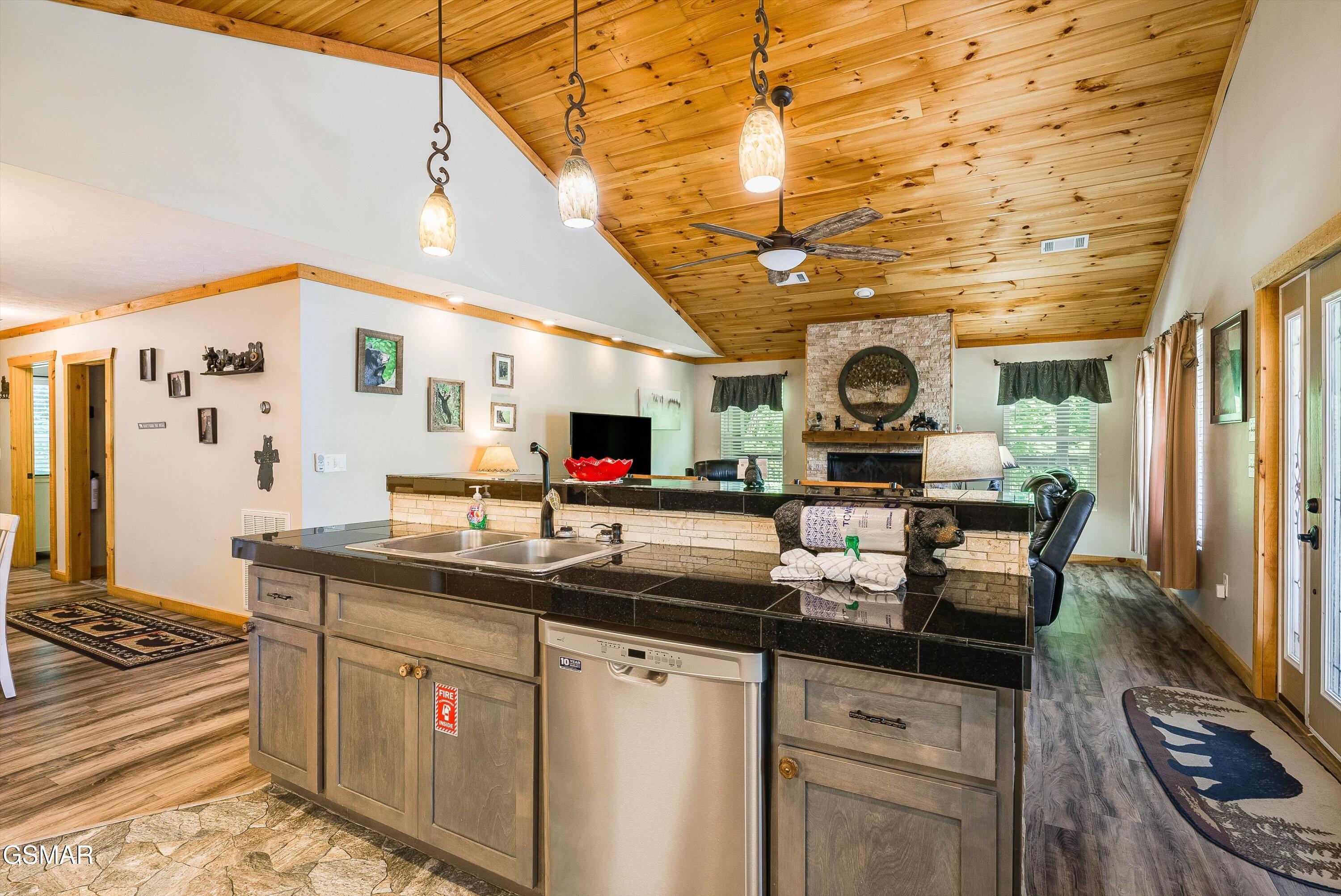 805 N Woodland Drive Gatlinburg TN 37738