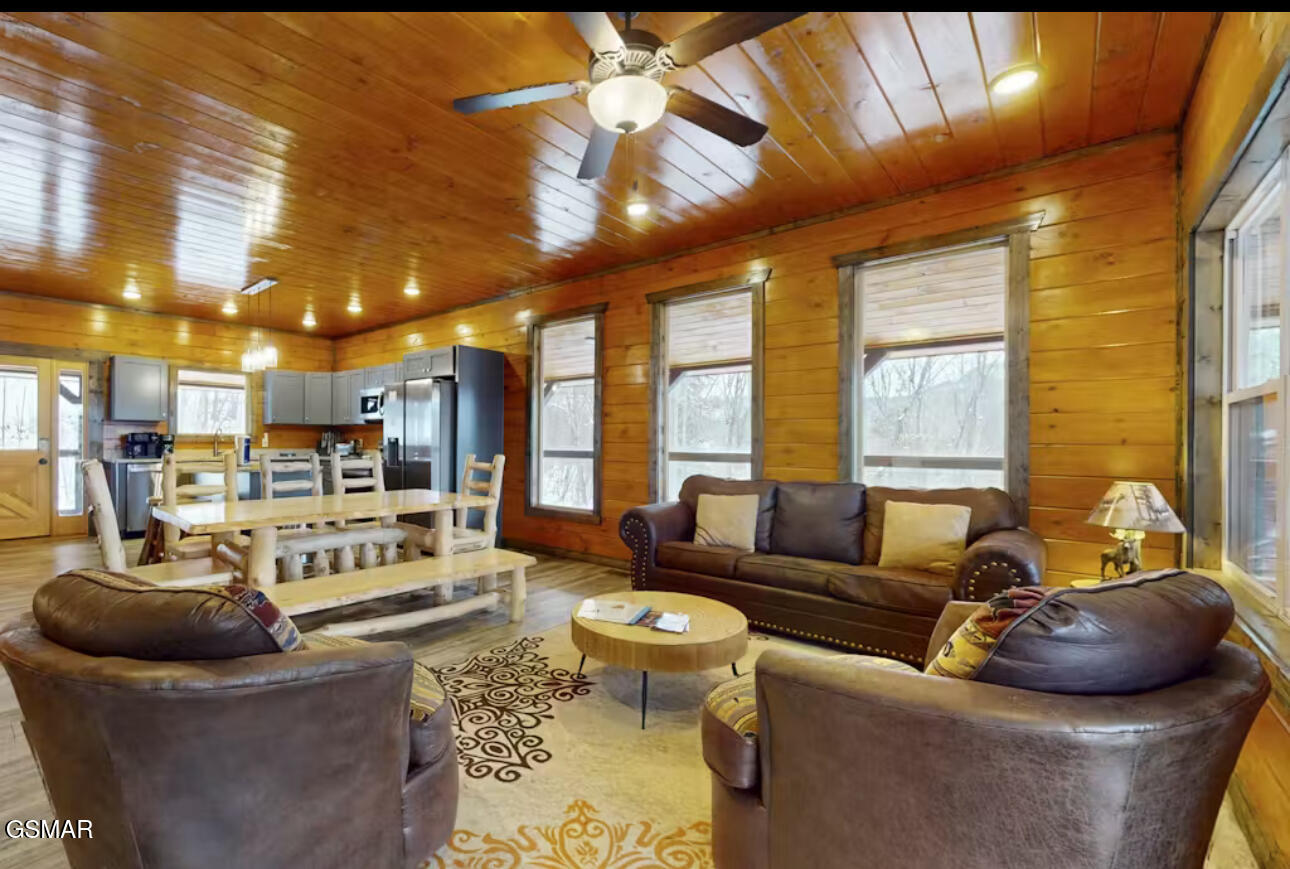 3305 Red Wolfe Road Sevierville TN 37862