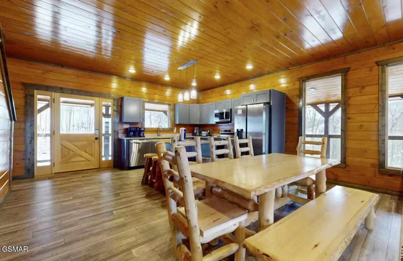 3305 Red Wolfe Road Sevierville TN 37862