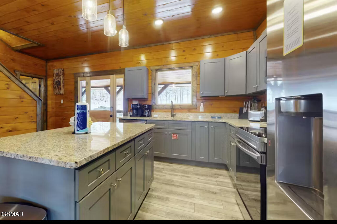 3305 Red Wolfe Road Sevierville TN 37862