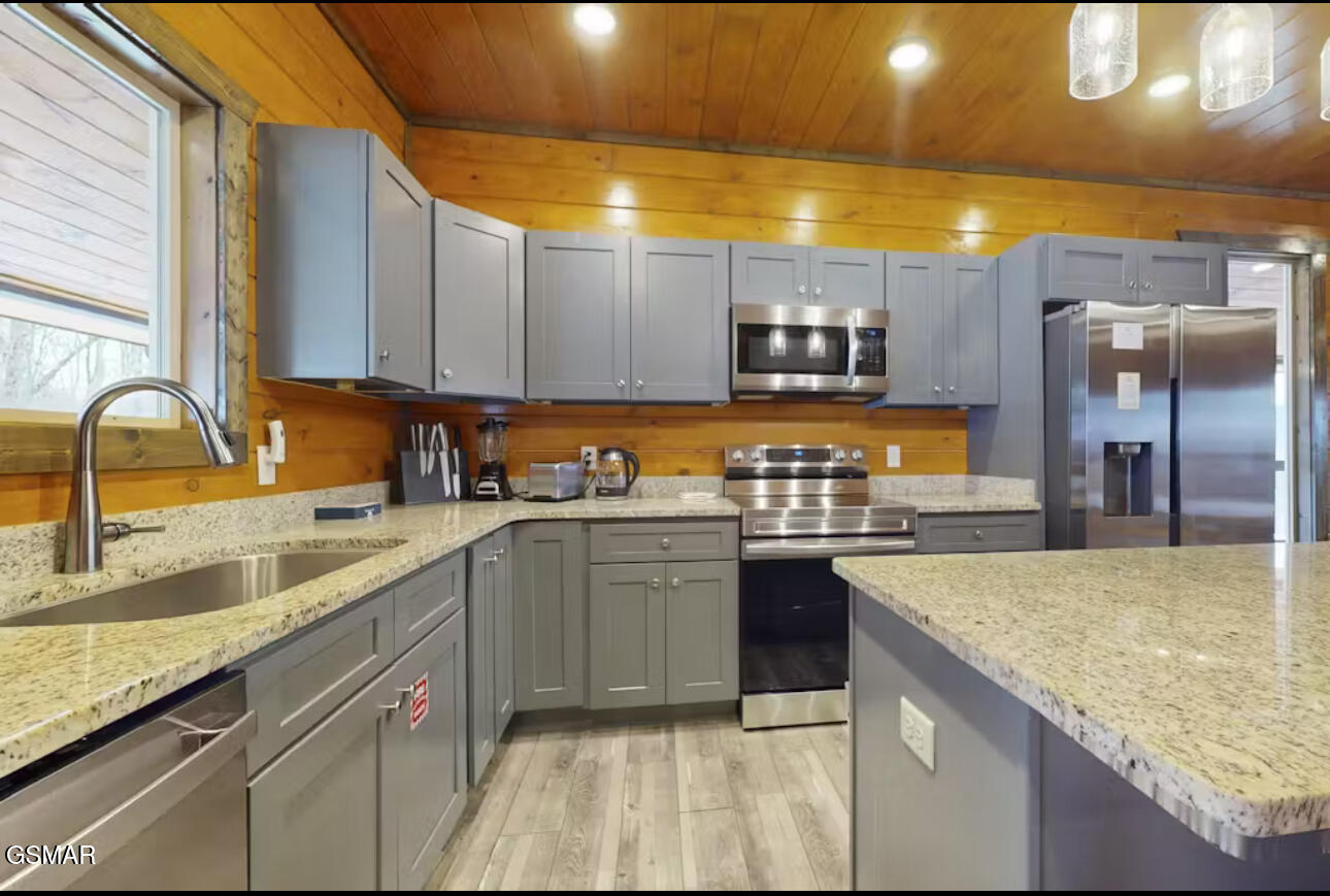 3305 Red Wolfe Road Sevierville TN 37862