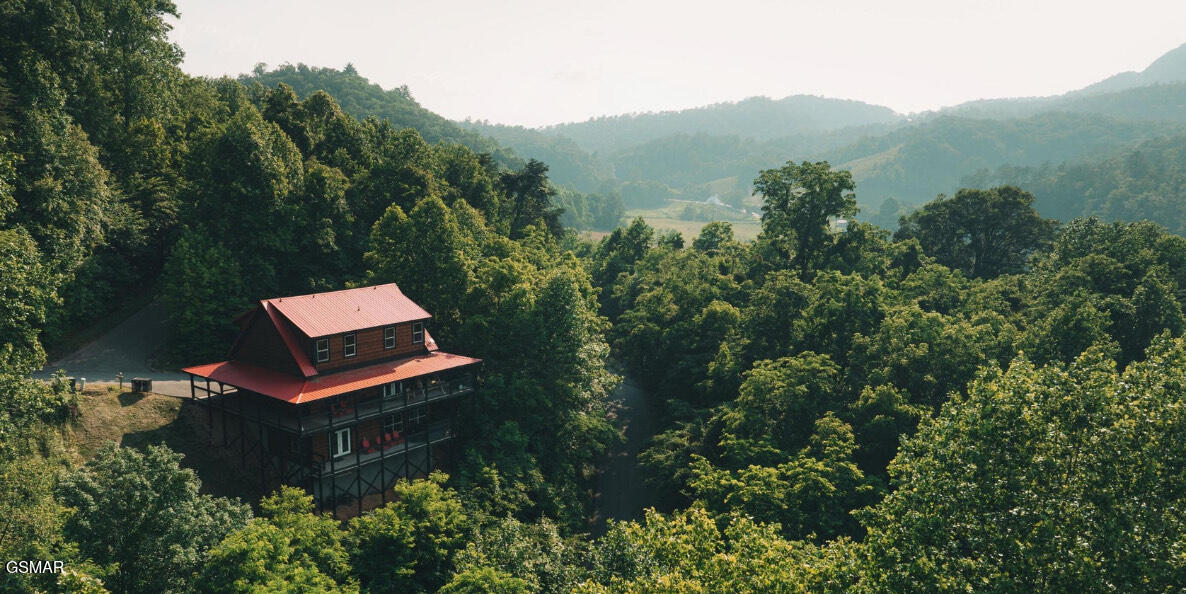 3305 Red Wolfe Road Sevierville TN 37862