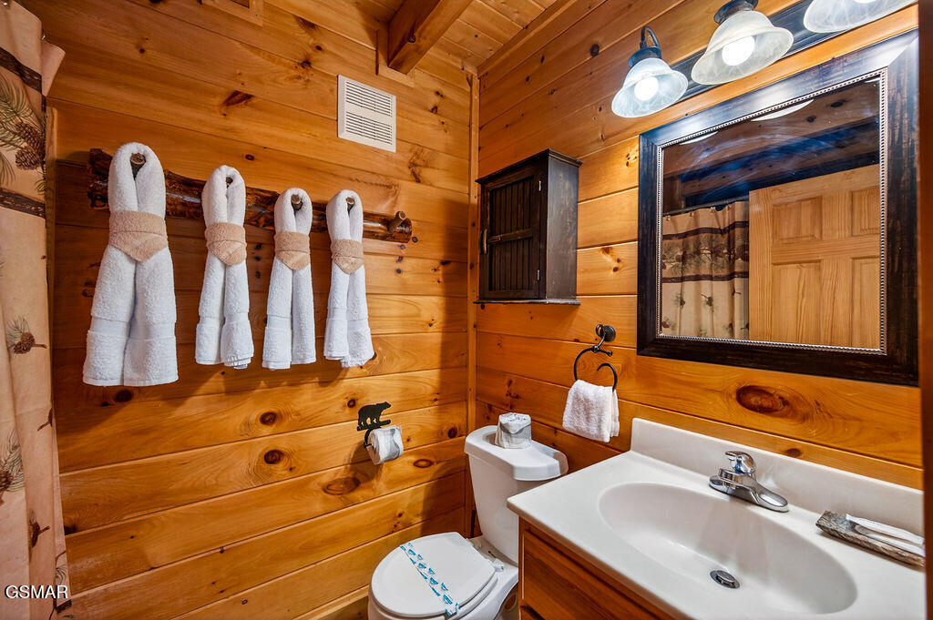 2024 Bear Haven Way Sevierville TN 37876