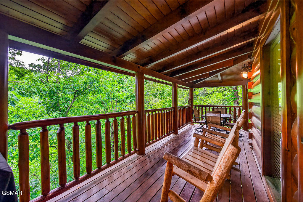 2024 Bear Haven Way Sevierville TN 37876