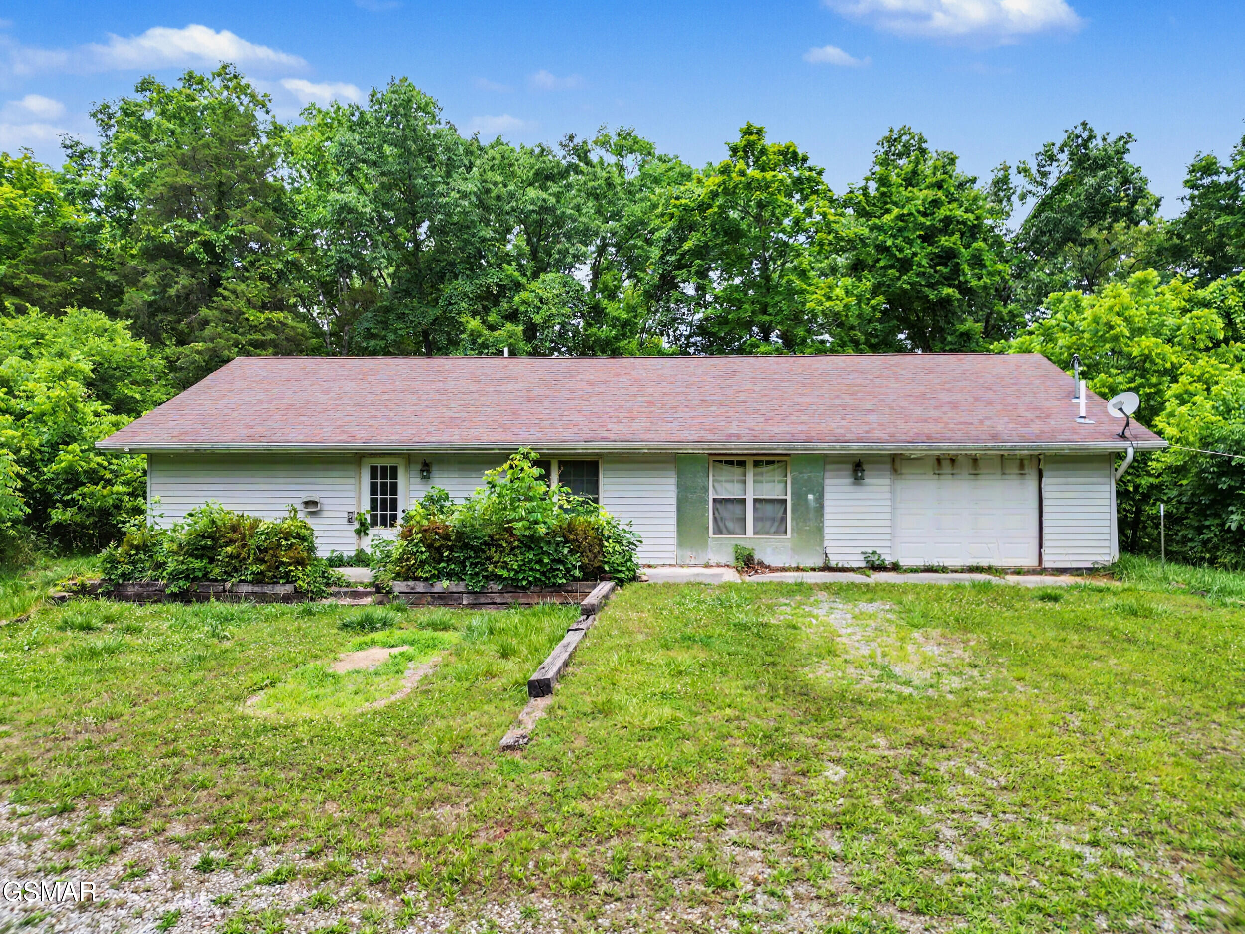 1717 Elkins Road Kodak TN 37764
