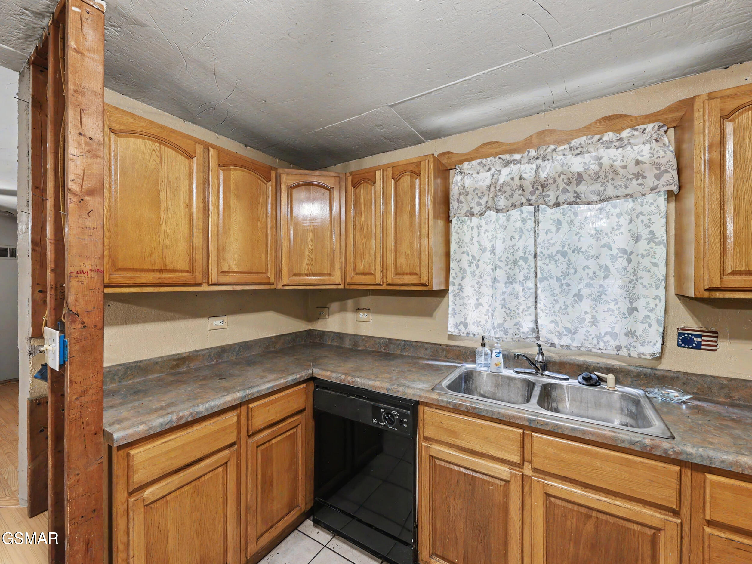 1717 Elkins Road Kodak TN 37764