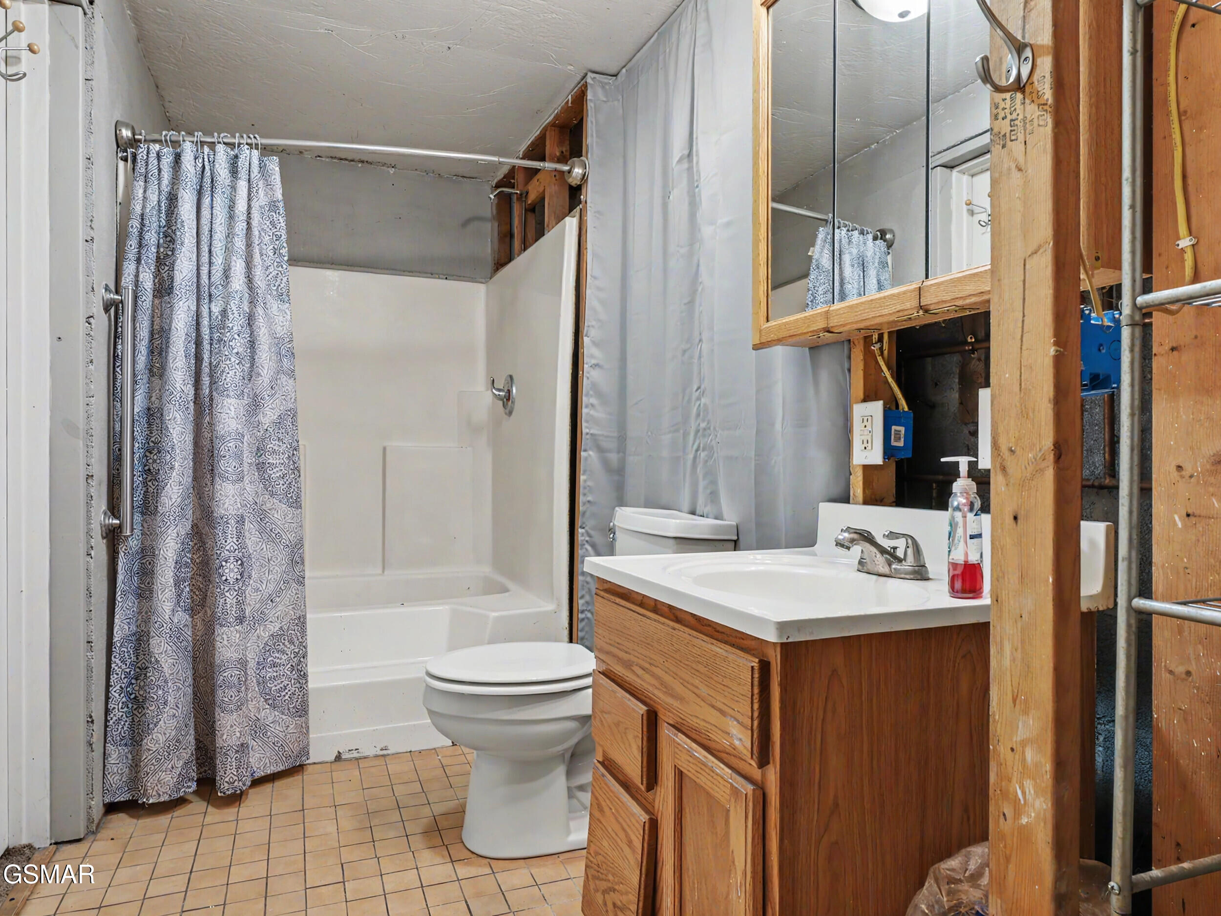 1717 Elkins Road Kodak TN 37764