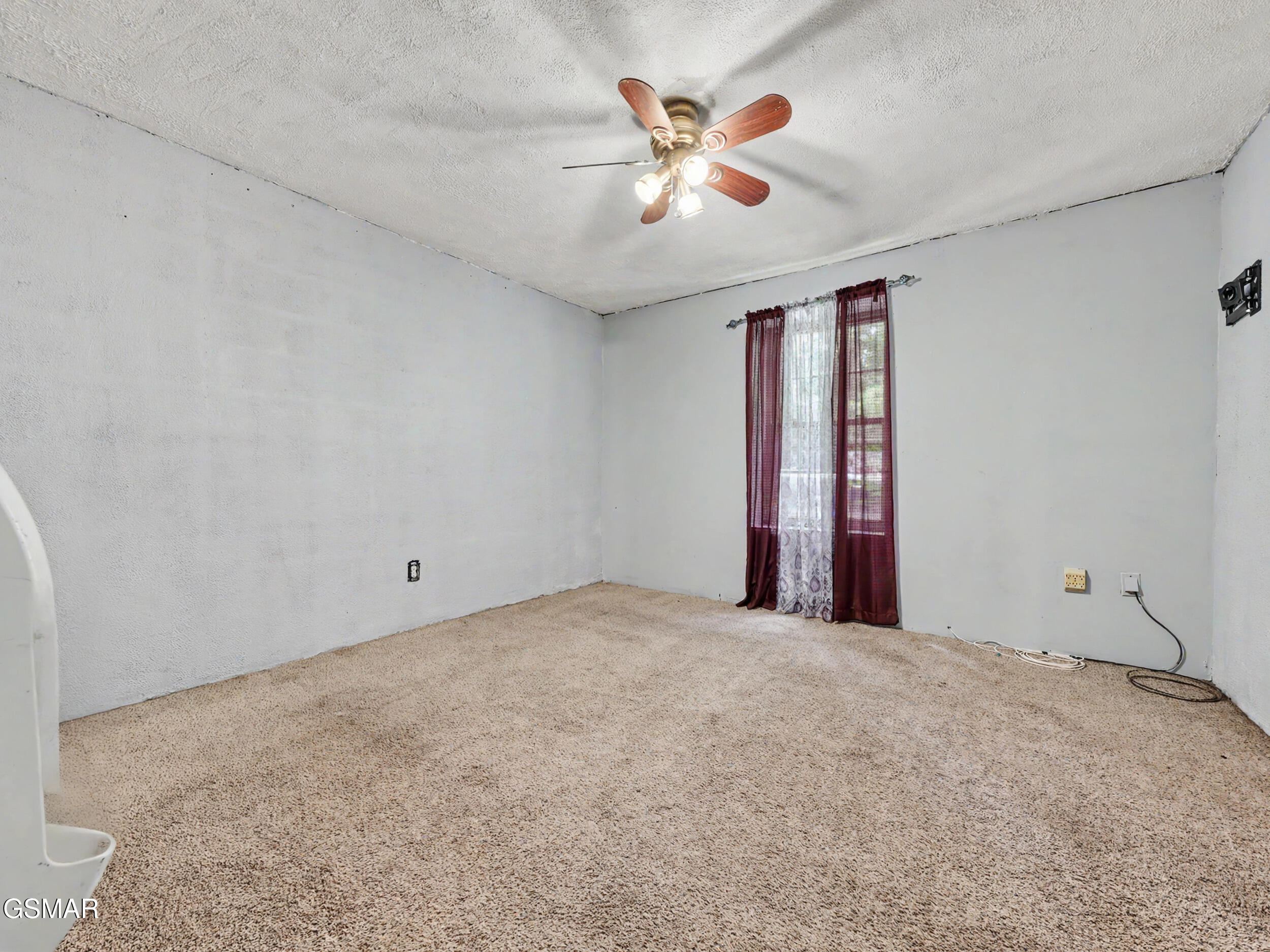 1717 Elkins Road Kodak TN 37764