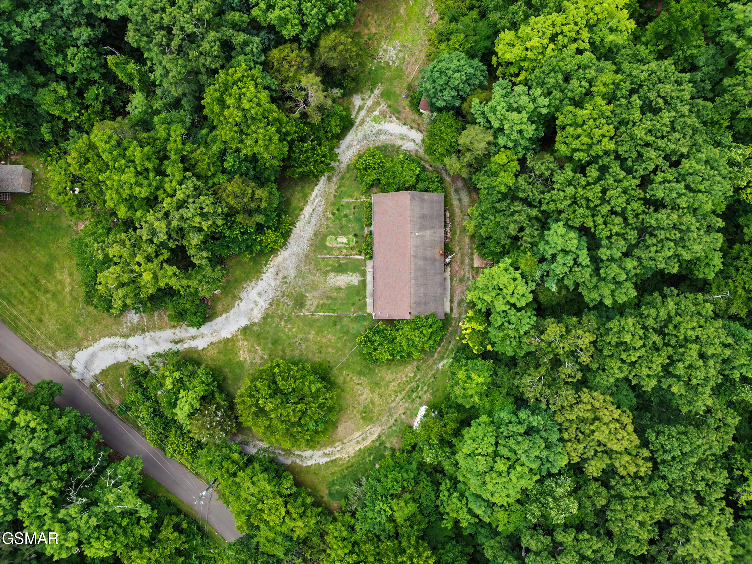 1717 Elkins Road Kodak TN 37764