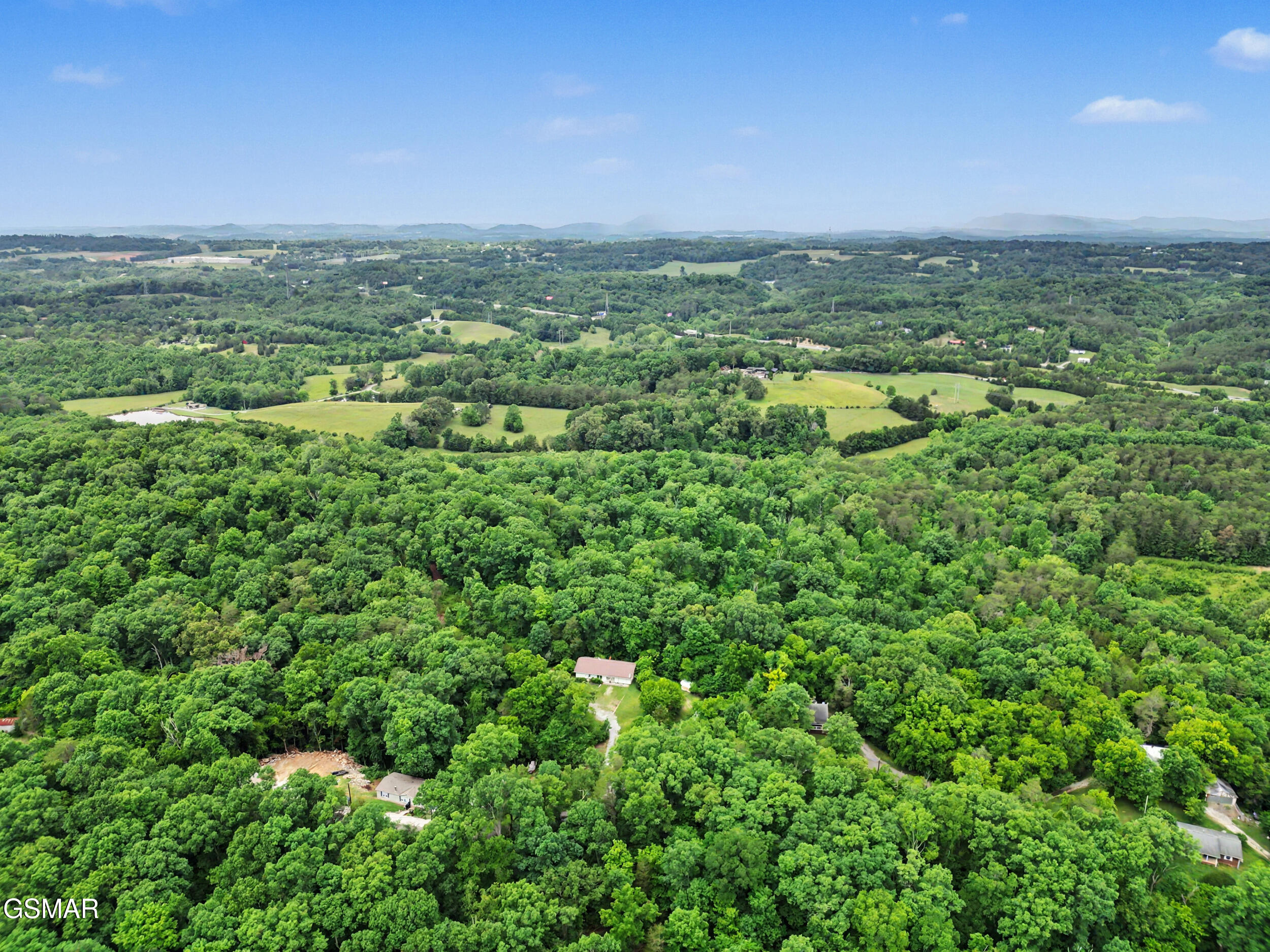 1717 Elkins Road Kodak TN 37764