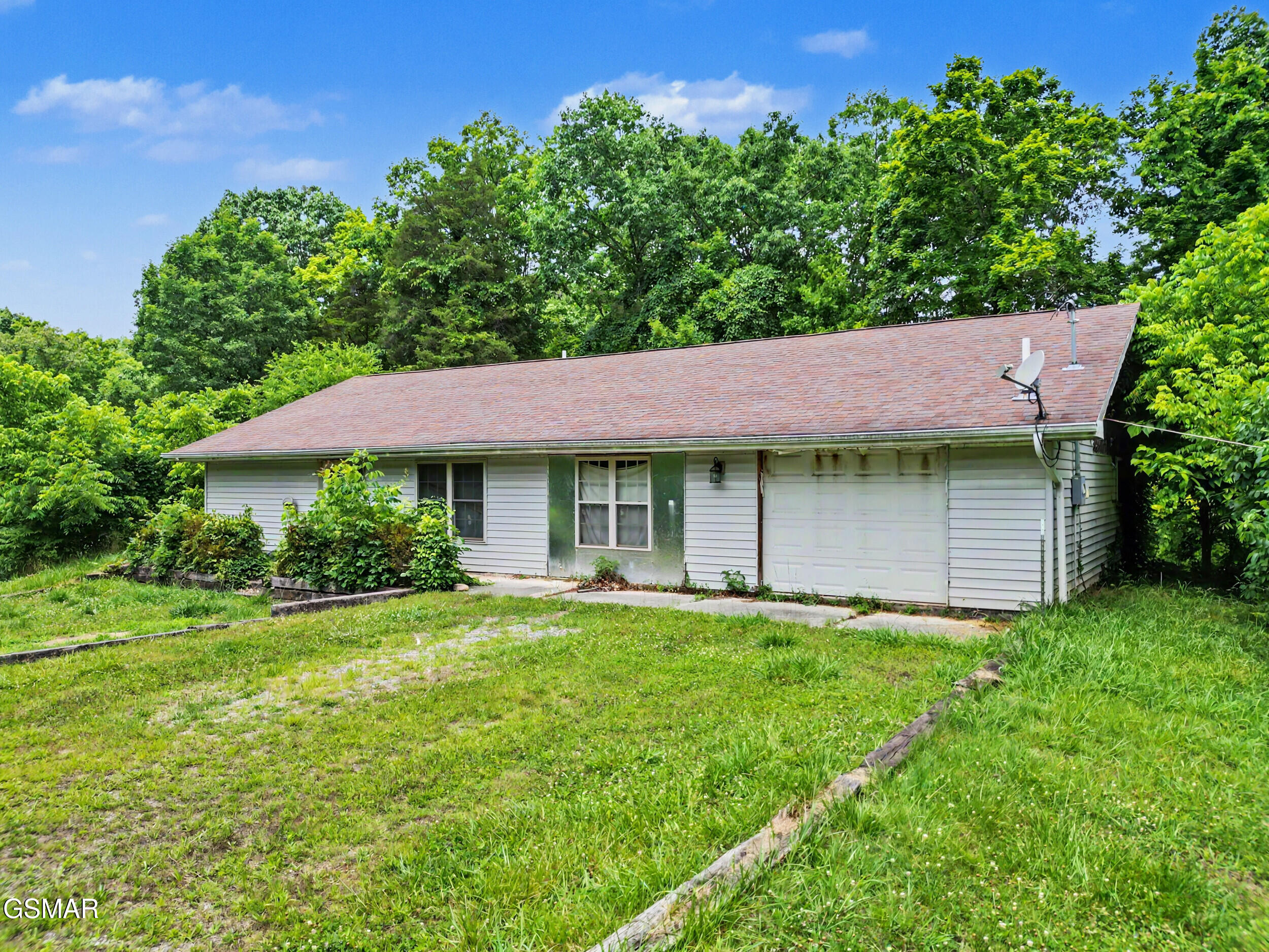 1717 Elkins Road Kodak TN 37764