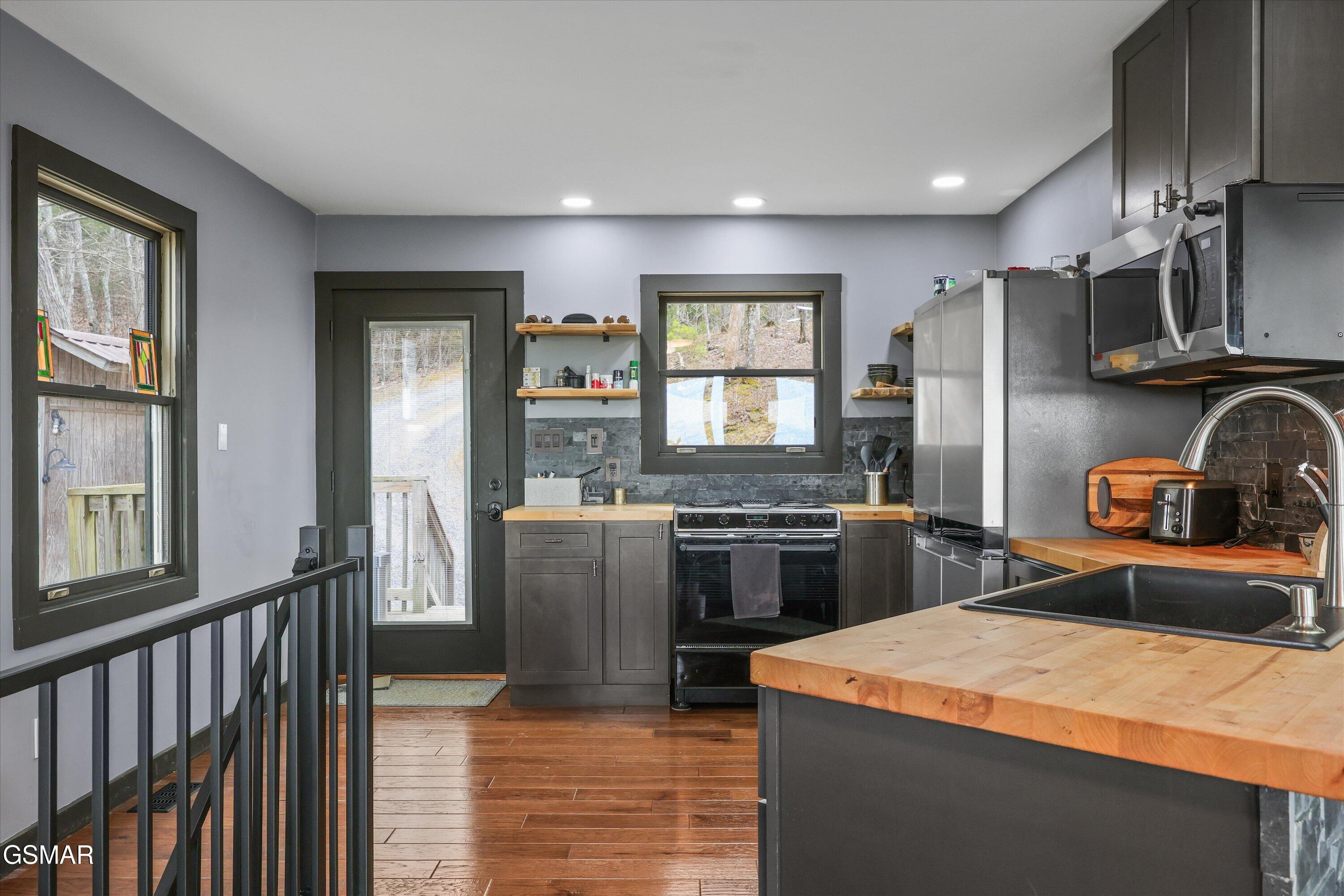 2739 Windy Cove Way Sevierville TN 37876