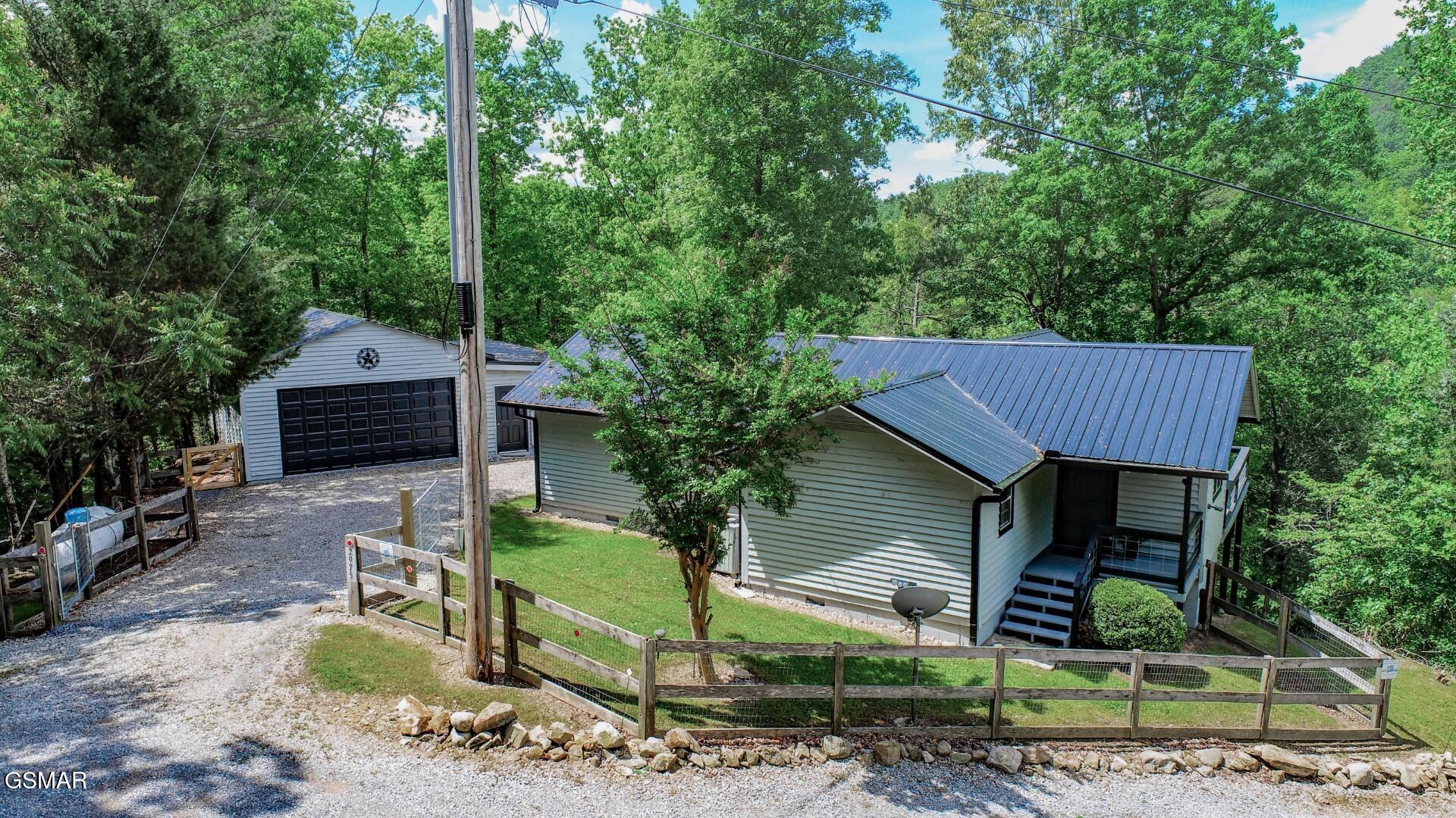 2975 Arch Road Cosby TN 37722