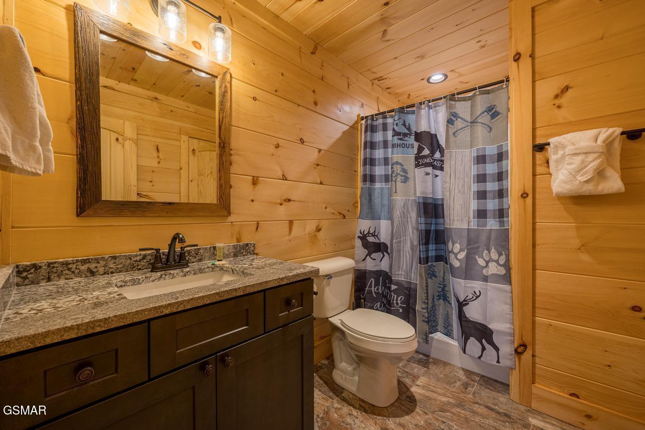 5397 Cocke County Line Road Cosby TN 37722