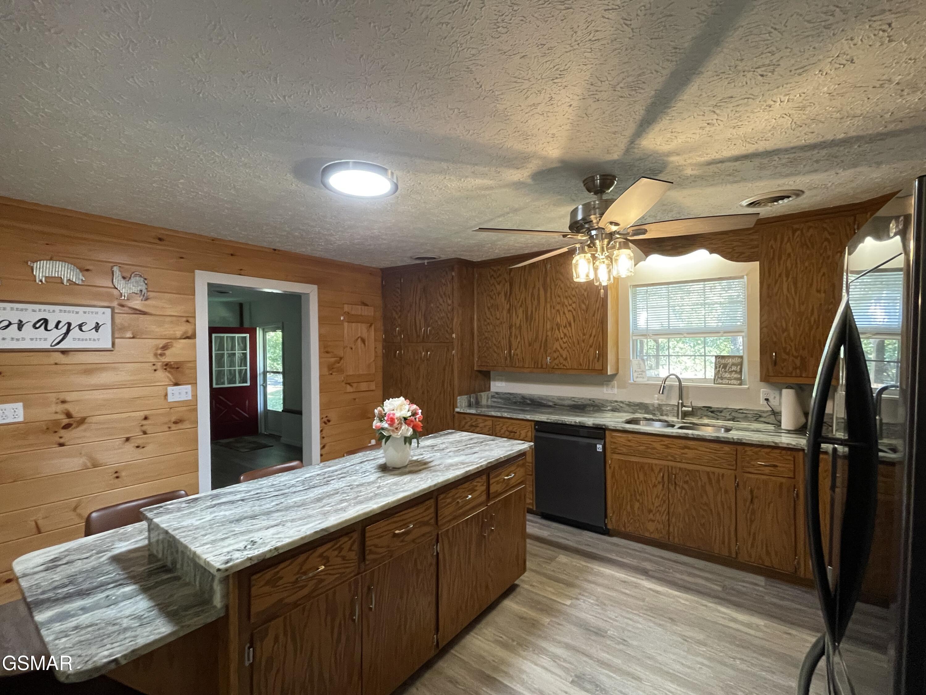 894 Lake View Loop Sevierville TN 37876