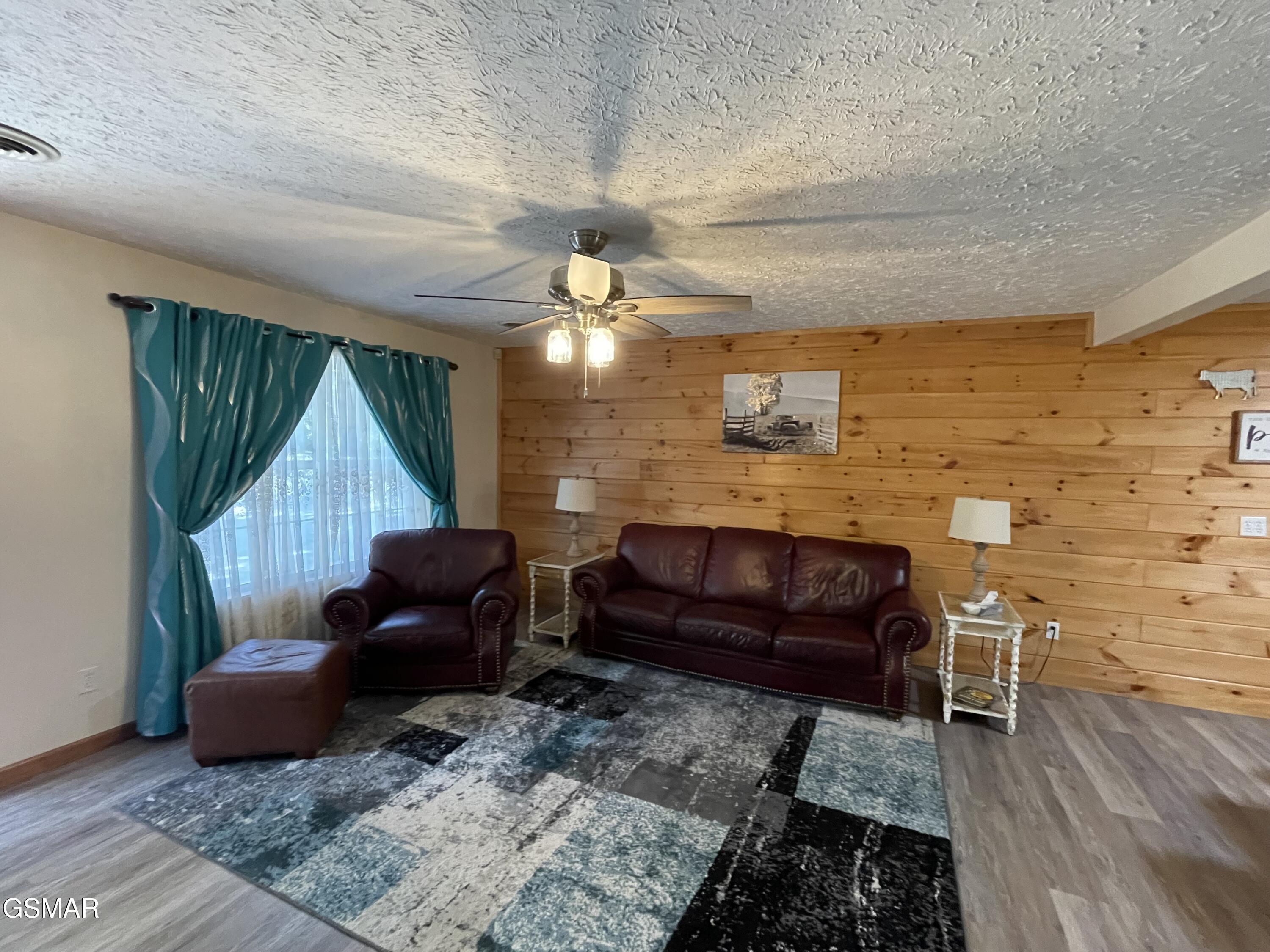 894 Lake View Loop Sevierville TN 37876