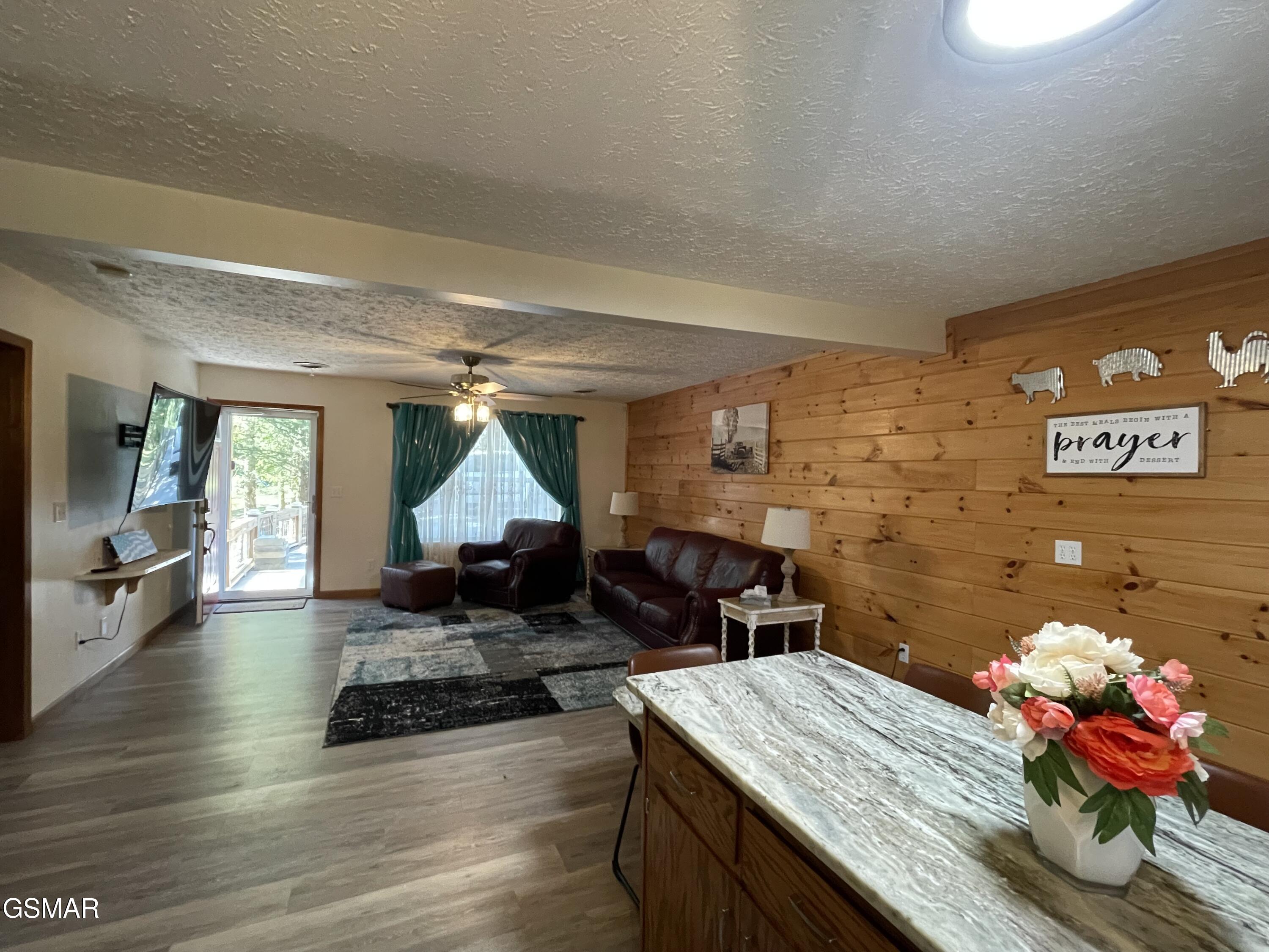 894 Lake View Loop Sevierville TN 37876