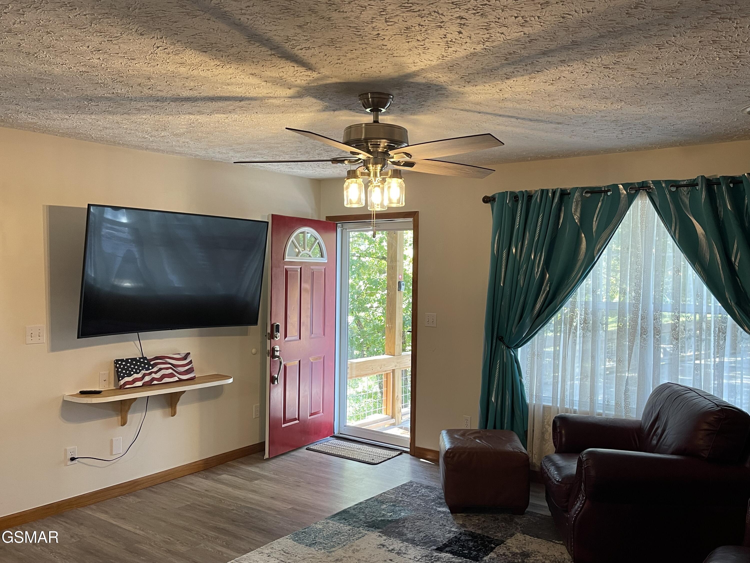 894 Lake View Loop Sevierville TN 37876