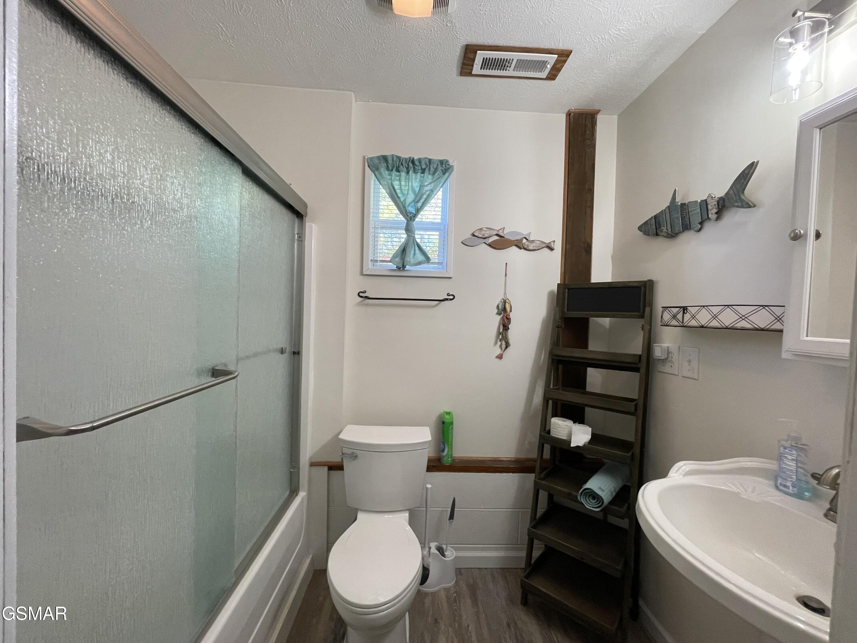 894 Lake View Loop Sevierville TN 37876