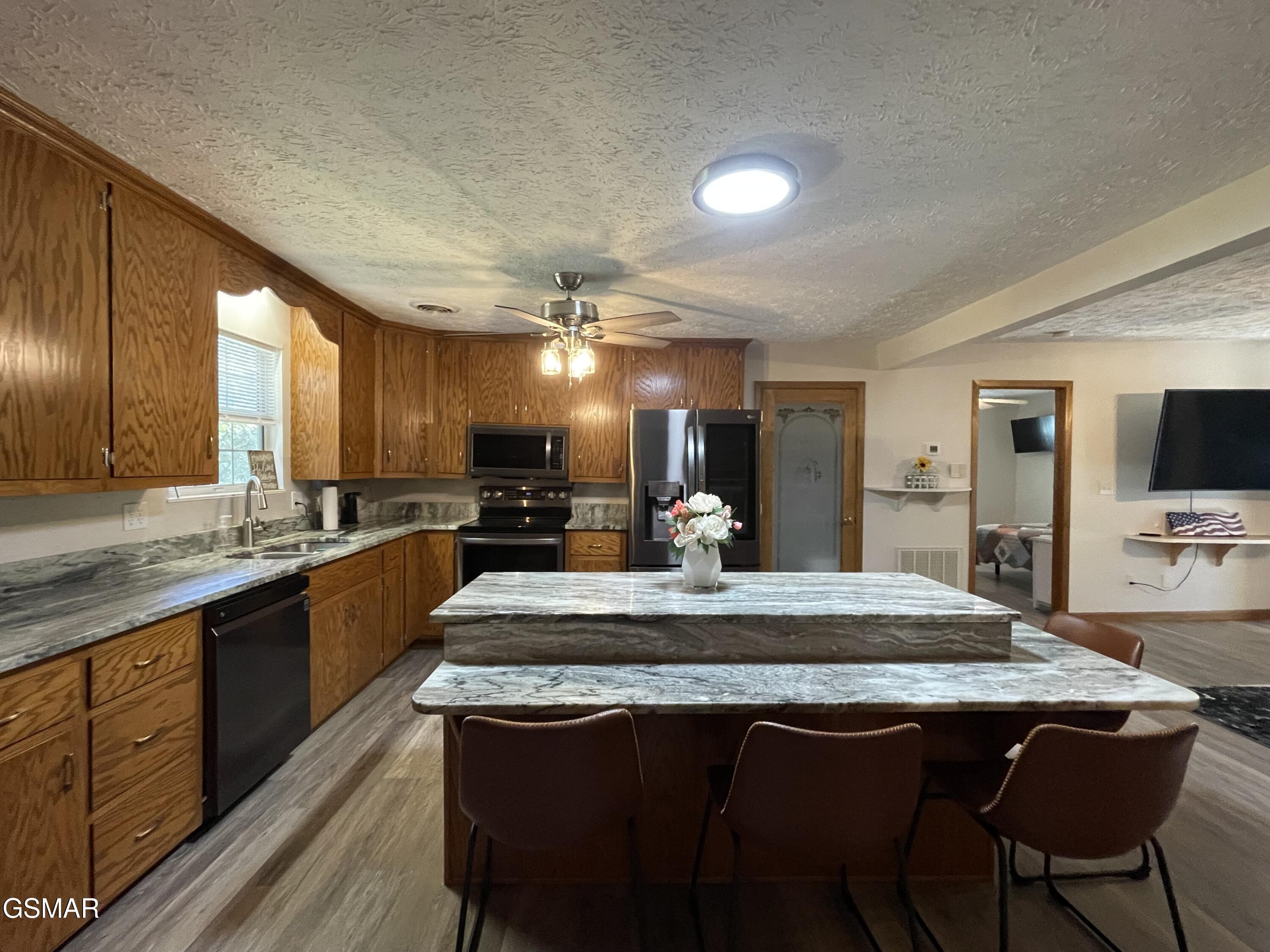 894 Lake View Loop Sevierville TN 37876