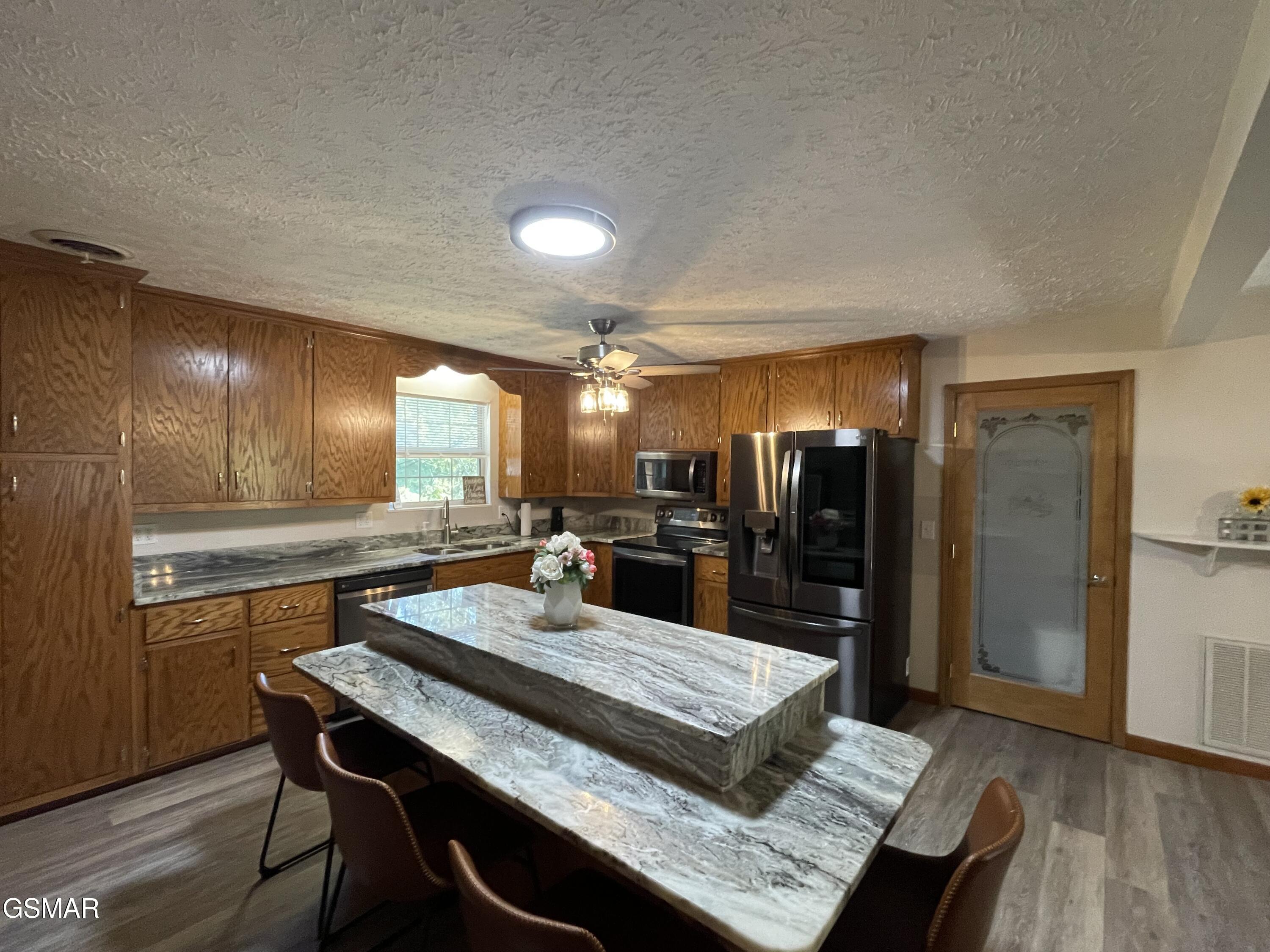 894 Lake View Loop Sevierville TN 37876