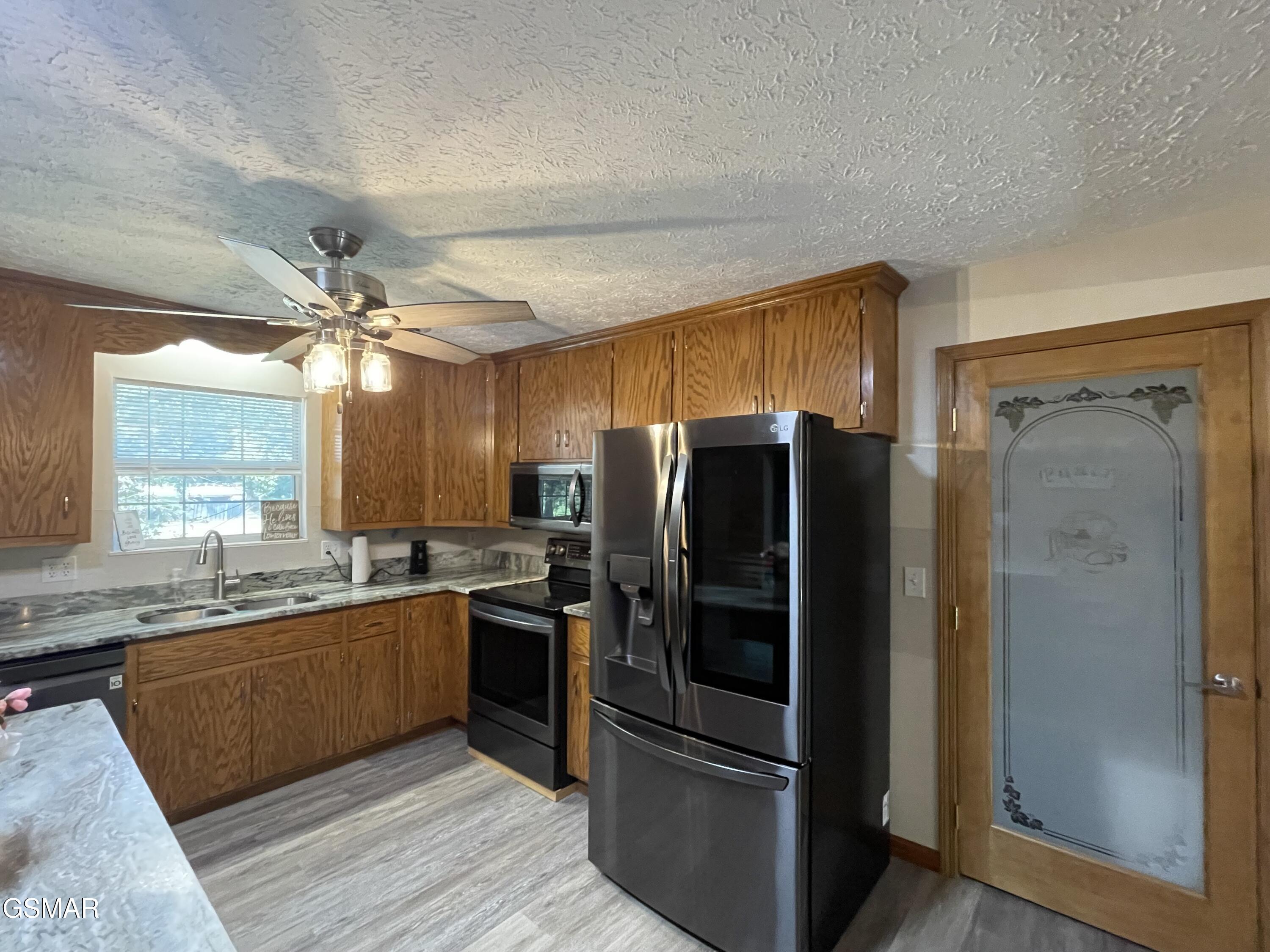 894 Lake View Loop Sevierville TN 37876