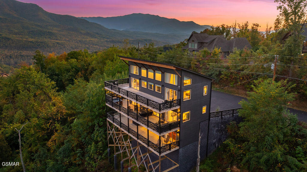 839 Deer Path Lane Gatlinburg TN 37738