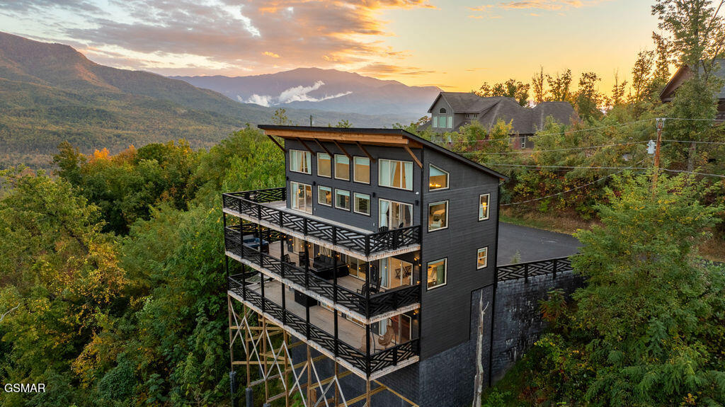 839 Deer Path Lane Gatlinburg TN 37738