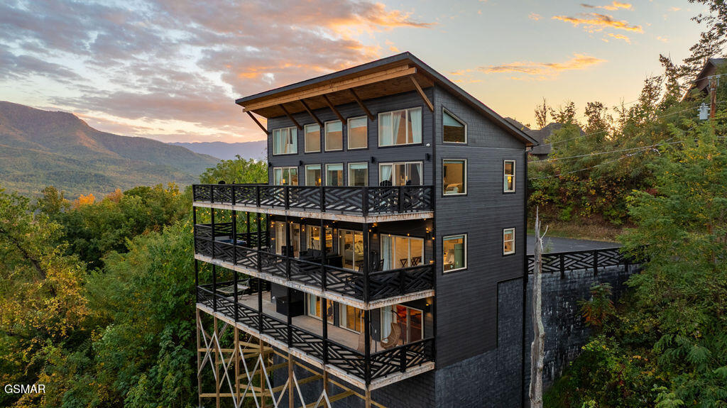 839 Deer Path Lane Gatlinburg TN 37738