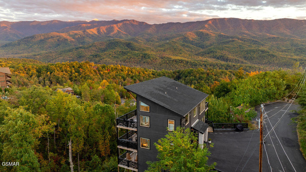 839 Deer Path Lane Gatlinburg TN 37738