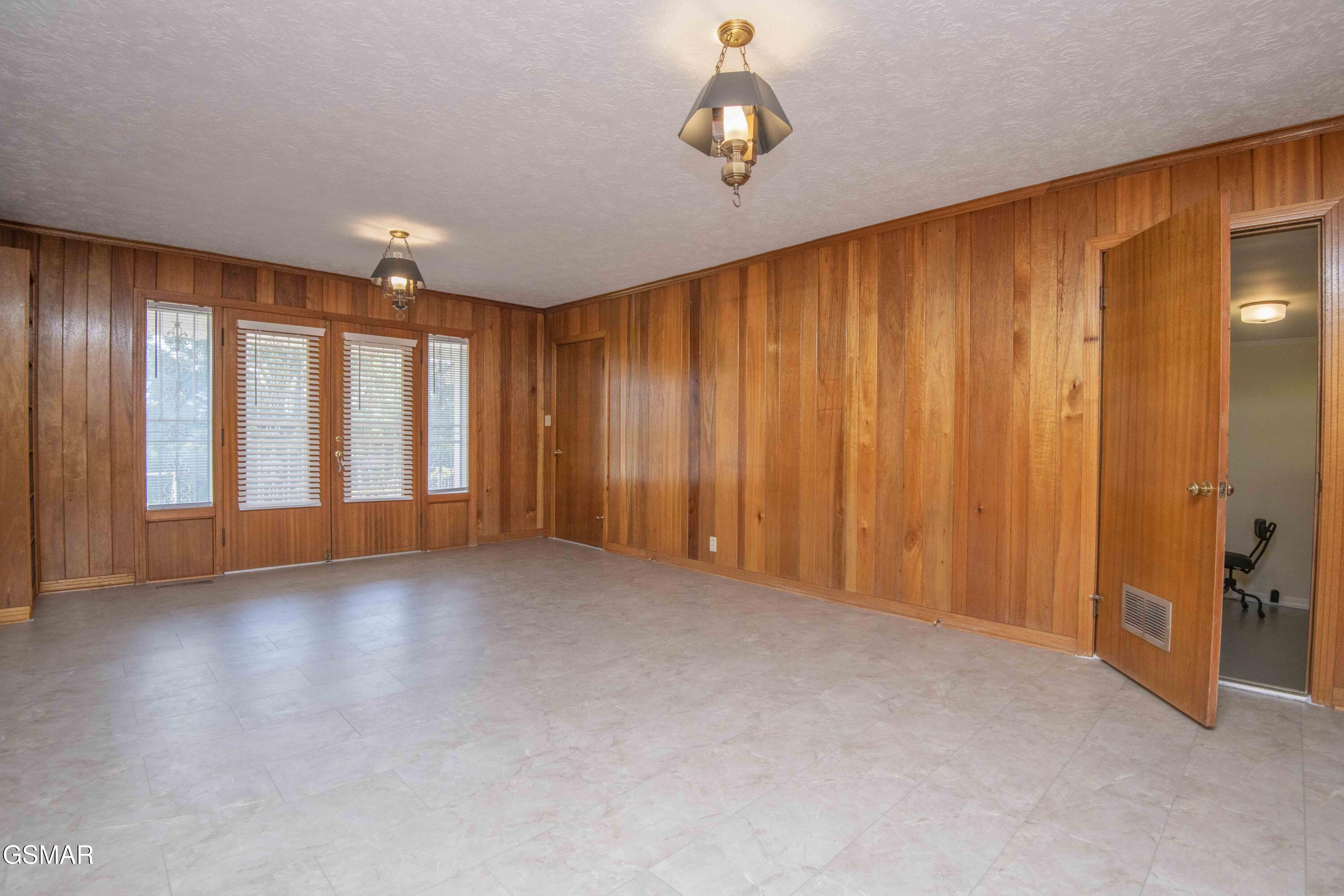 437 Bridge View Lane Knoxville TN 37914