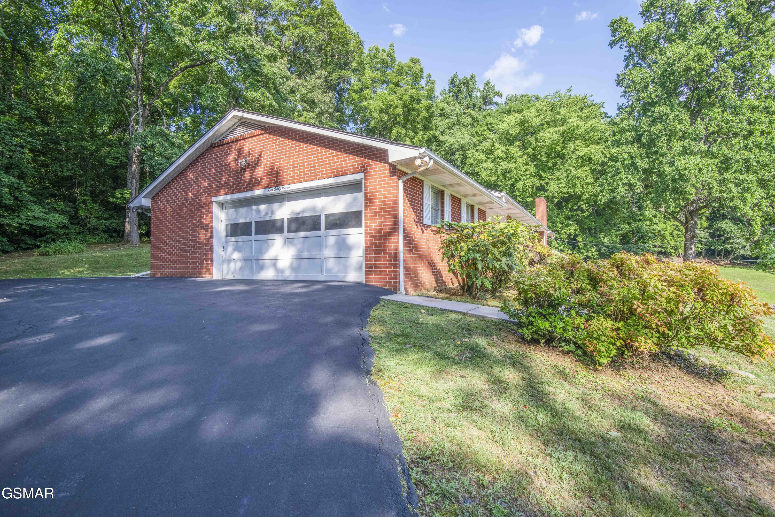 437 Bridge View Lane Knoxville TN 37914