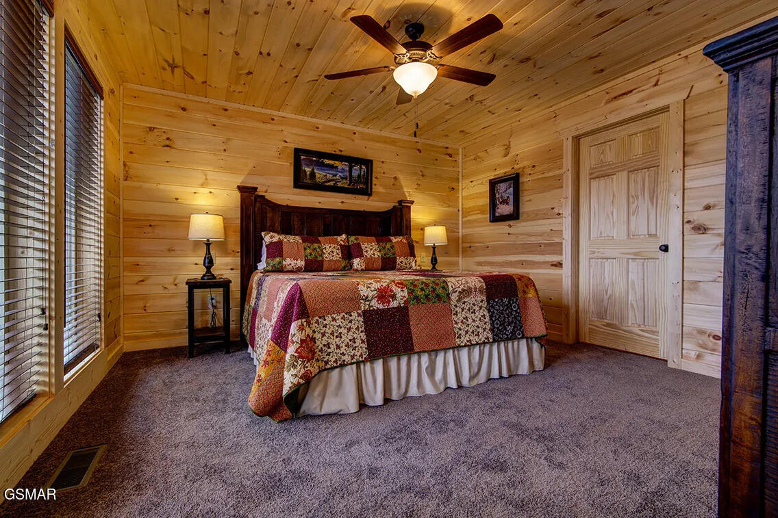 1205 Parkview Vista Way Pigeon Forge TN 37862